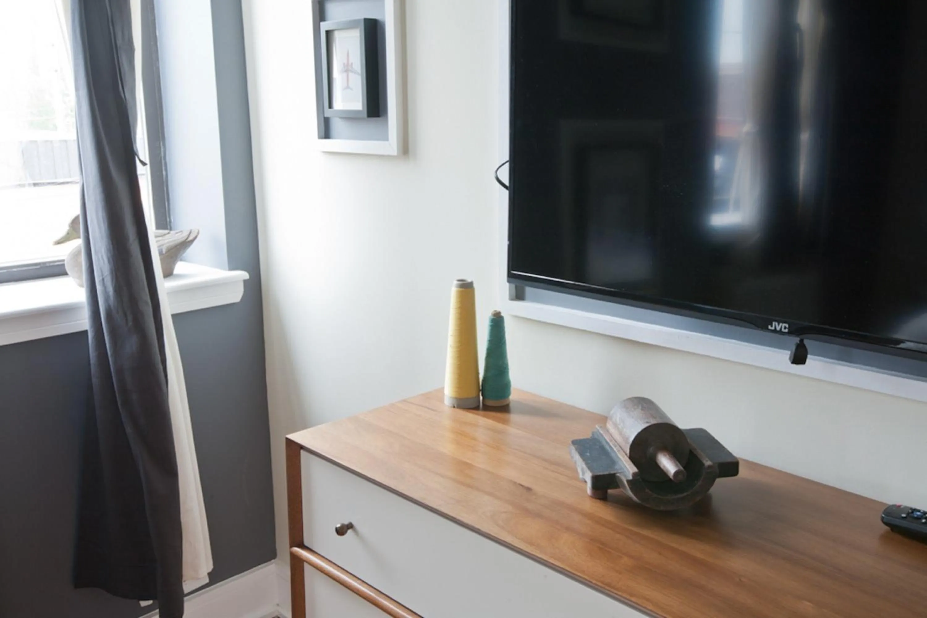 TV and multimedia in Henry Norman Hotel