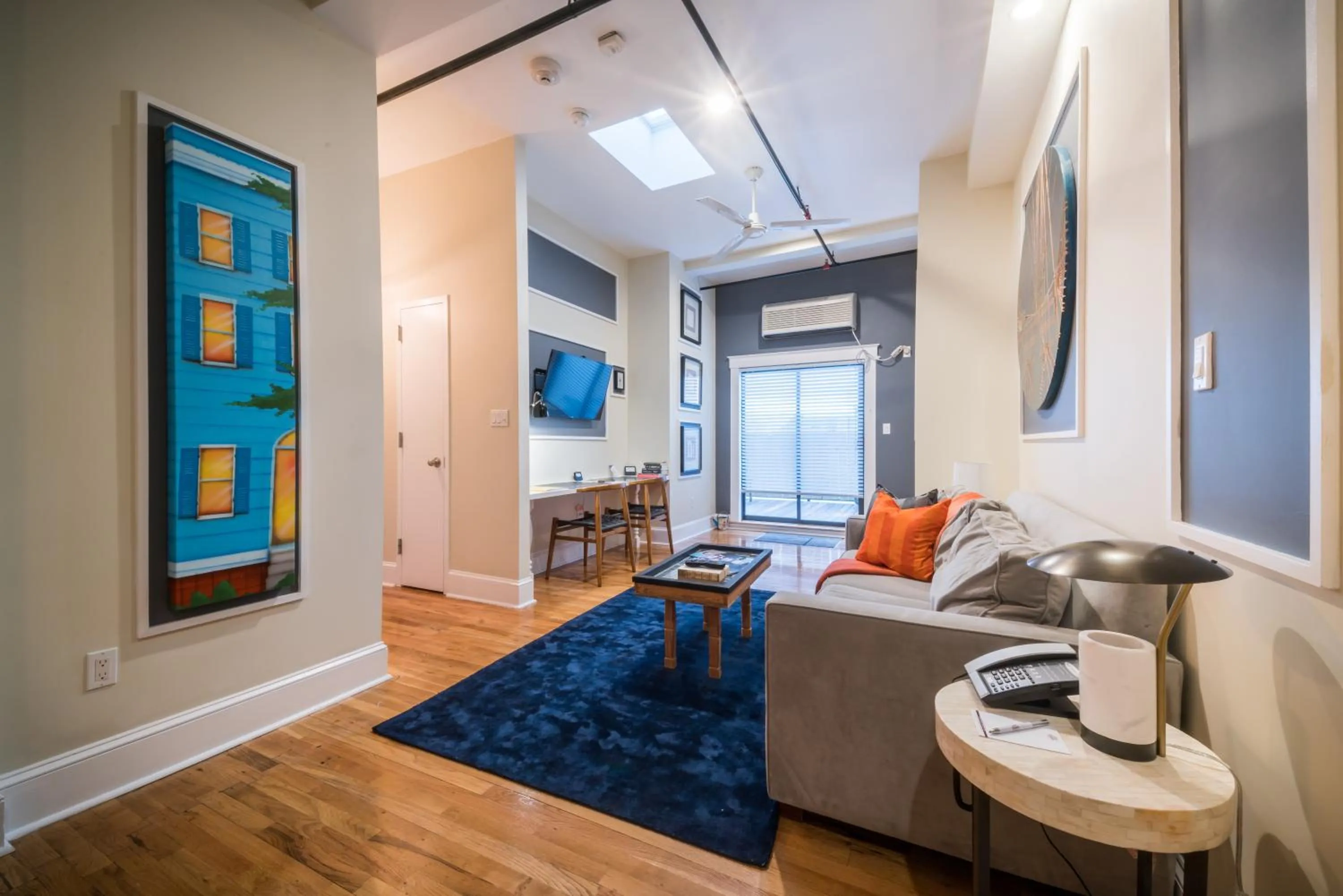 TV and multimedia in Henry Norman Hotel