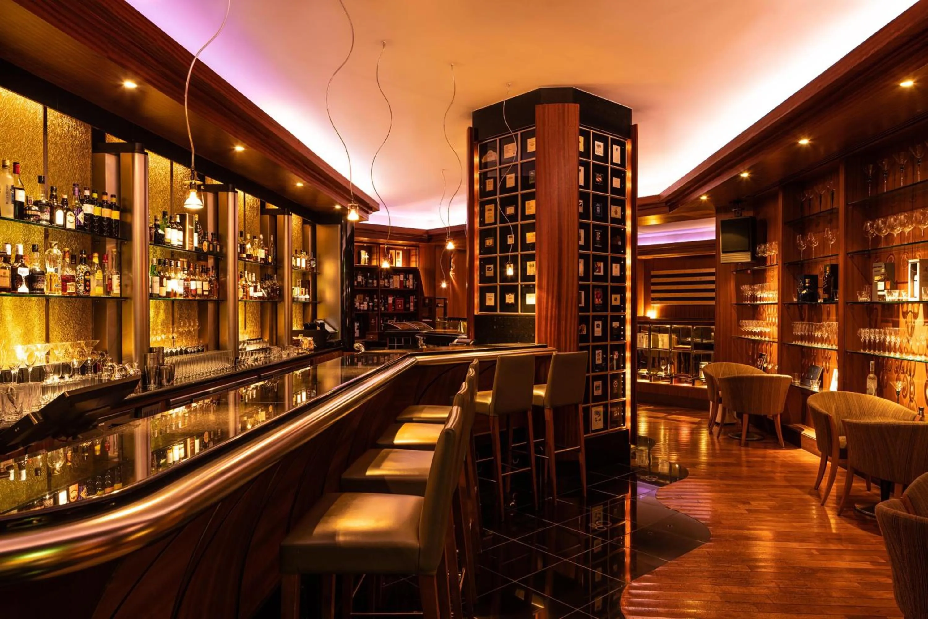 Lounge or bar in Grand Hyatt Fukuoka