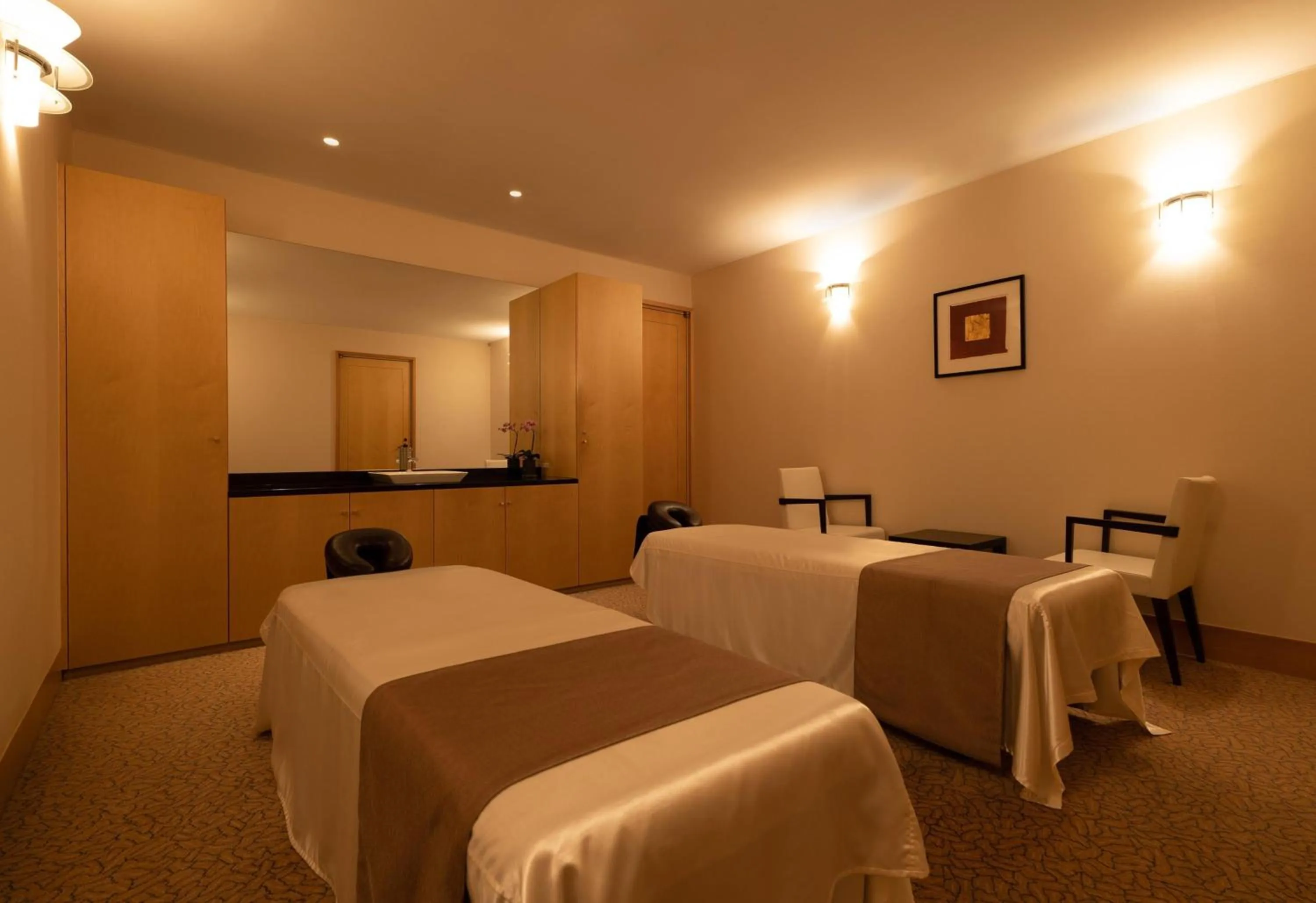 Spa and wellness centre/facilities, Bed in Grand Hyatt Fukuoka