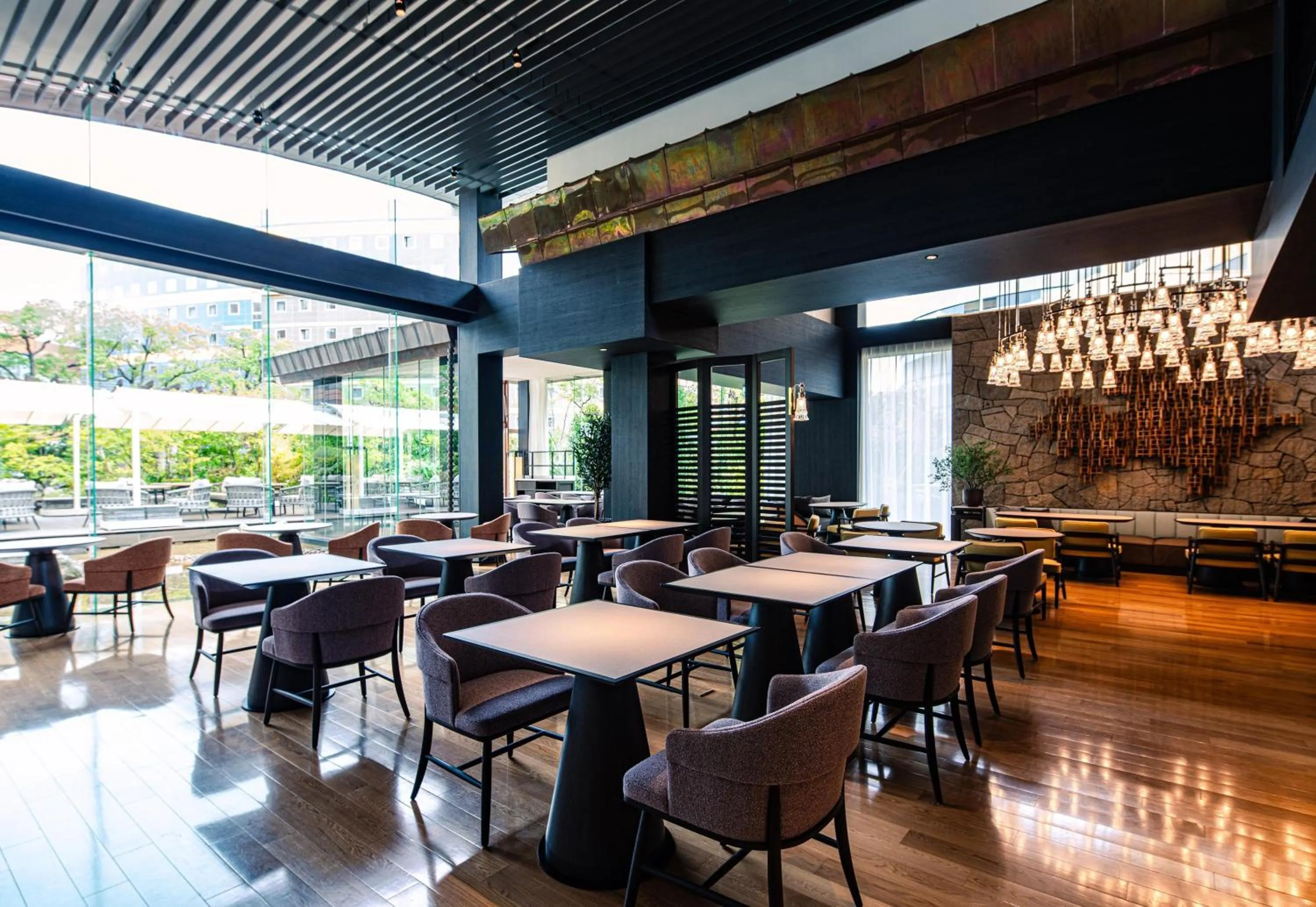 Lounge or bar in Grand Hyatt Fukuoka