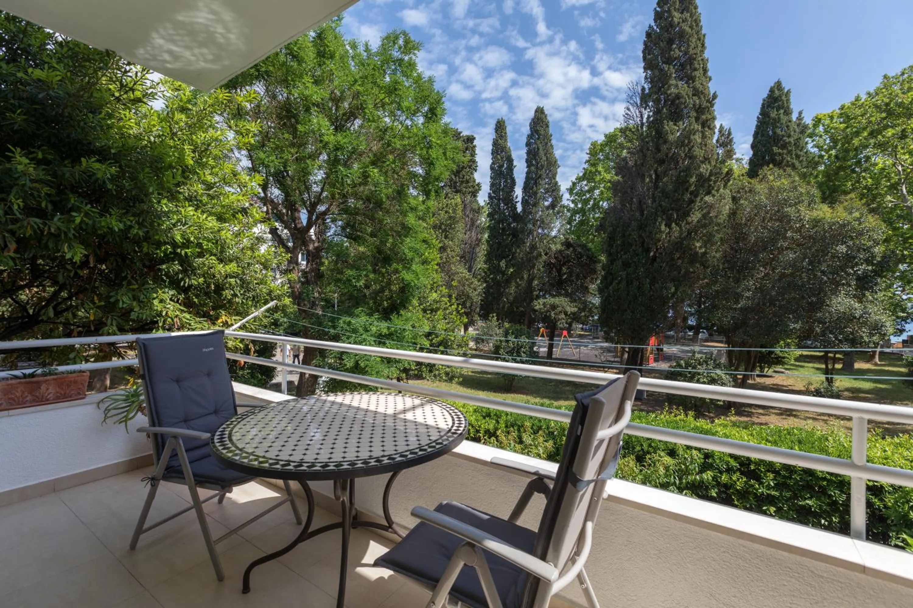 Garden view in Green Park Luxury Rooms