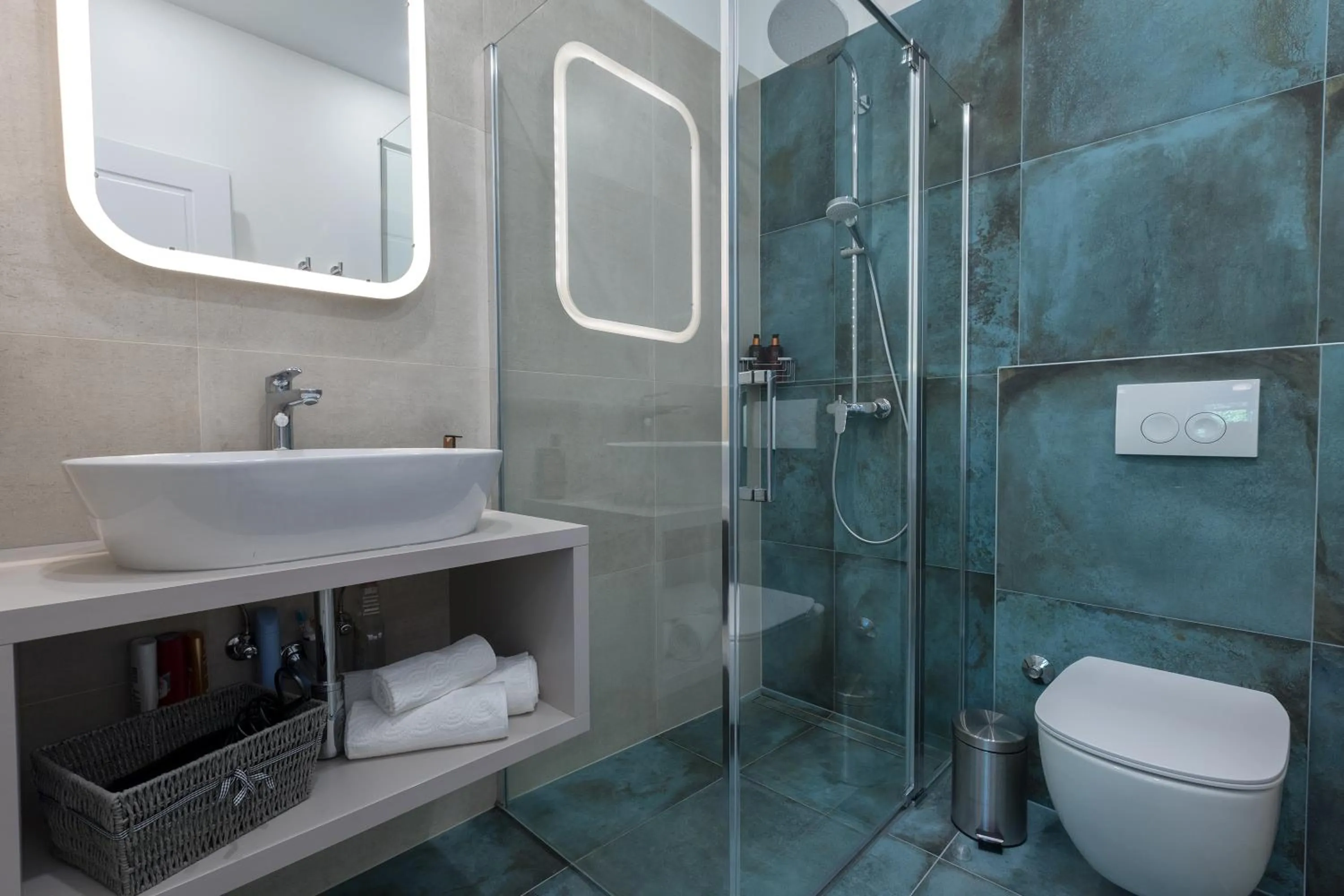 Shower in Green Park Luxury Rooms