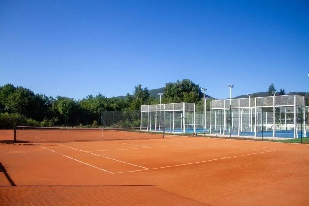 Tennis court in Hotel Fiuggi Terme Resort & Spa
