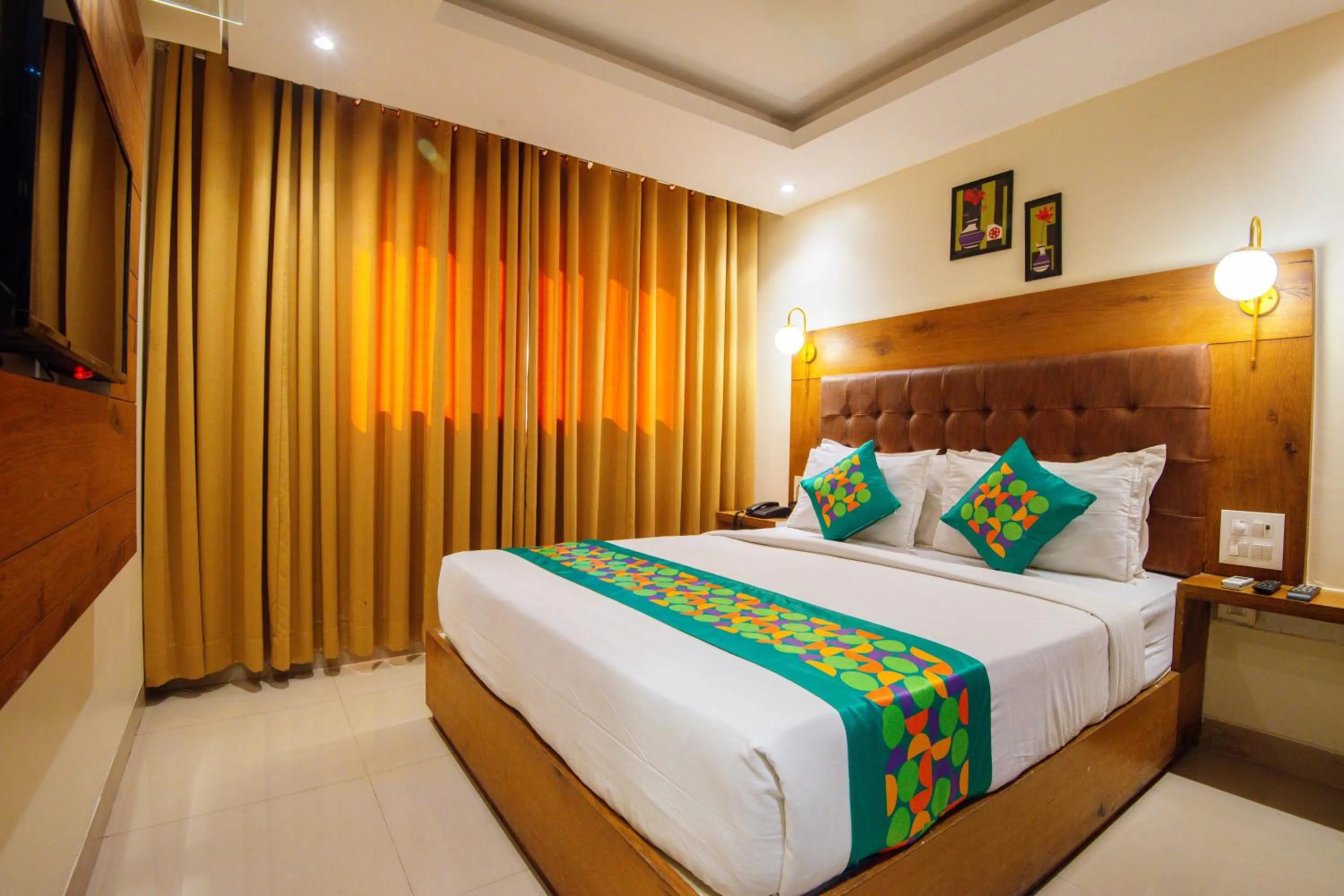 Bedroom, Bed in Treebo Anam International