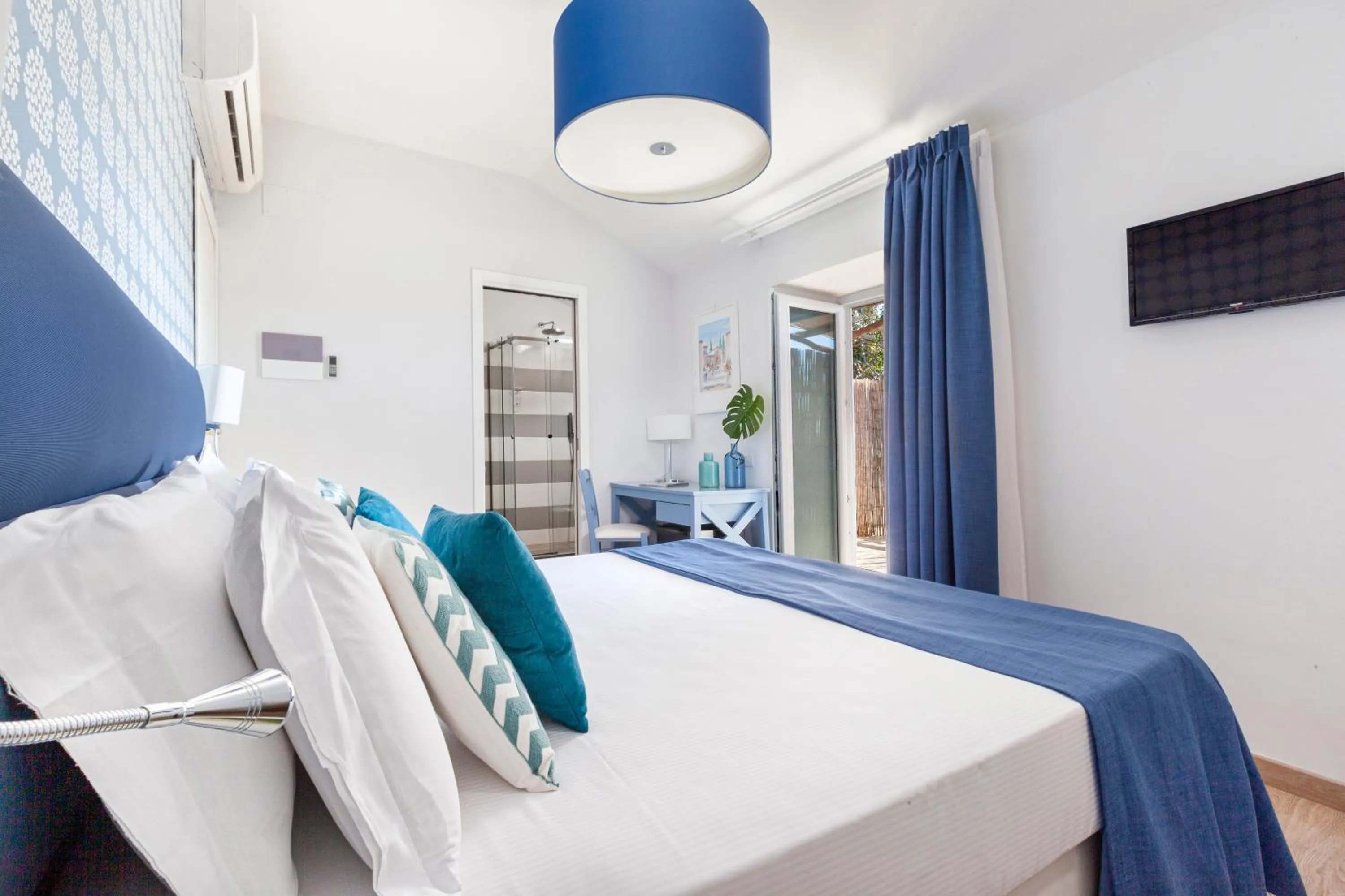 Bedroom, Bed in Hotel Vista di Capri