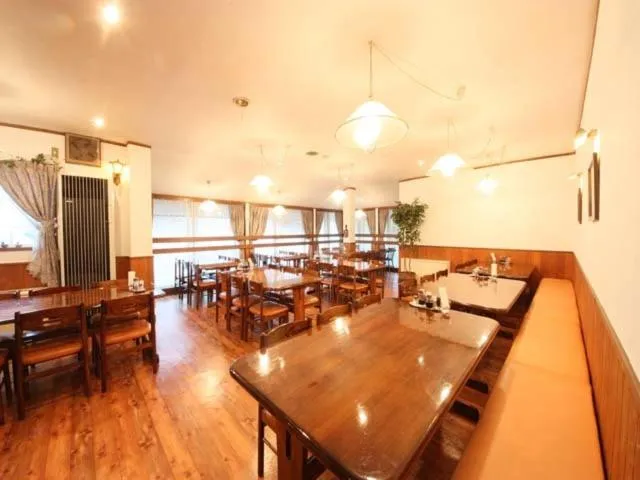 Restaurant/places to eat in Allumeur