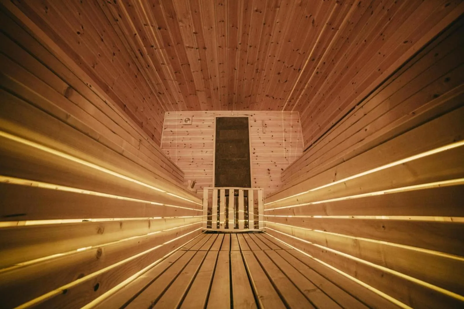 Swimming pool in Q Chalet