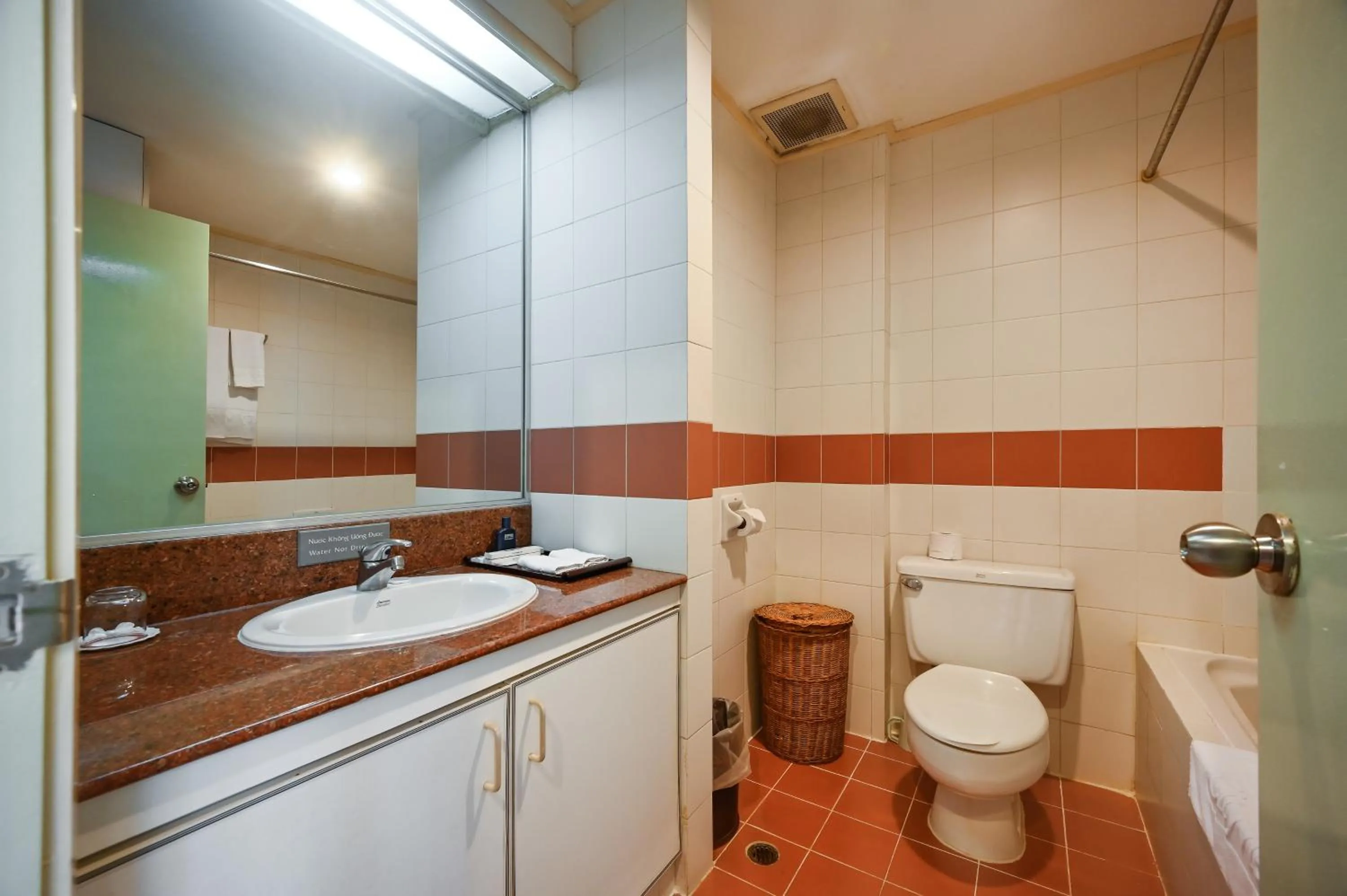 Shower in Cityview Serviced Apartment & Hotel Ho Chi Minh City