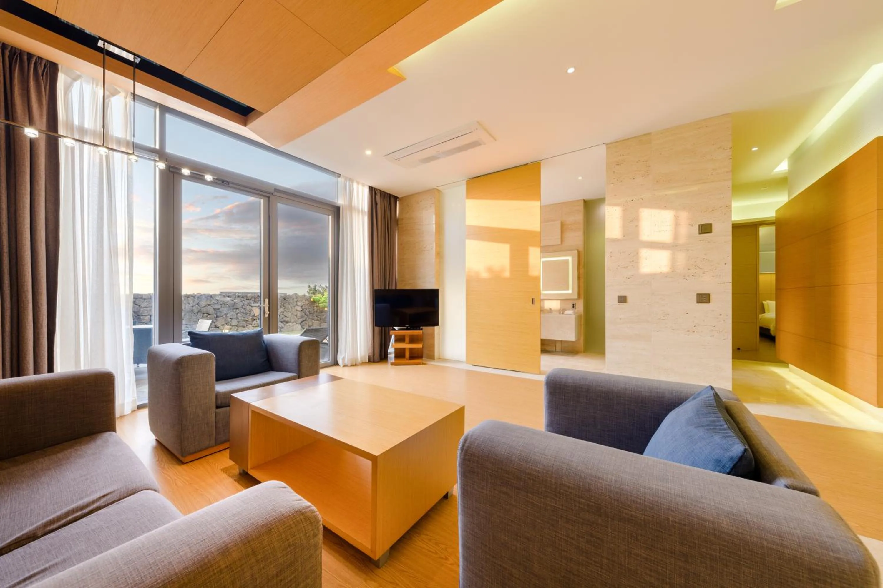 Living room in STANFORD Hotel & Resort Jeju