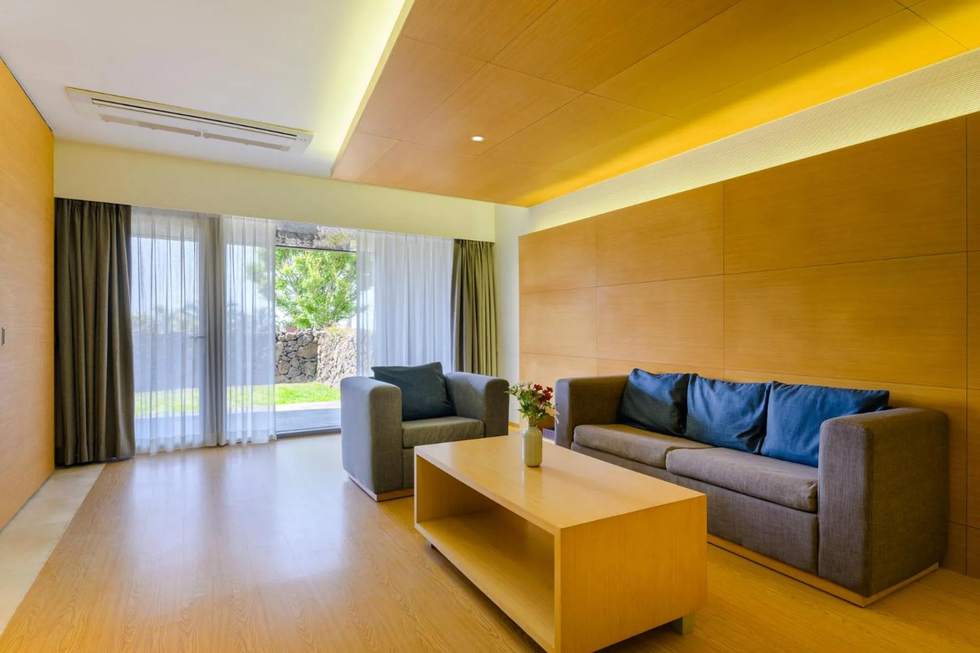 Living room in STANFORD Hotel & Resort Jeju