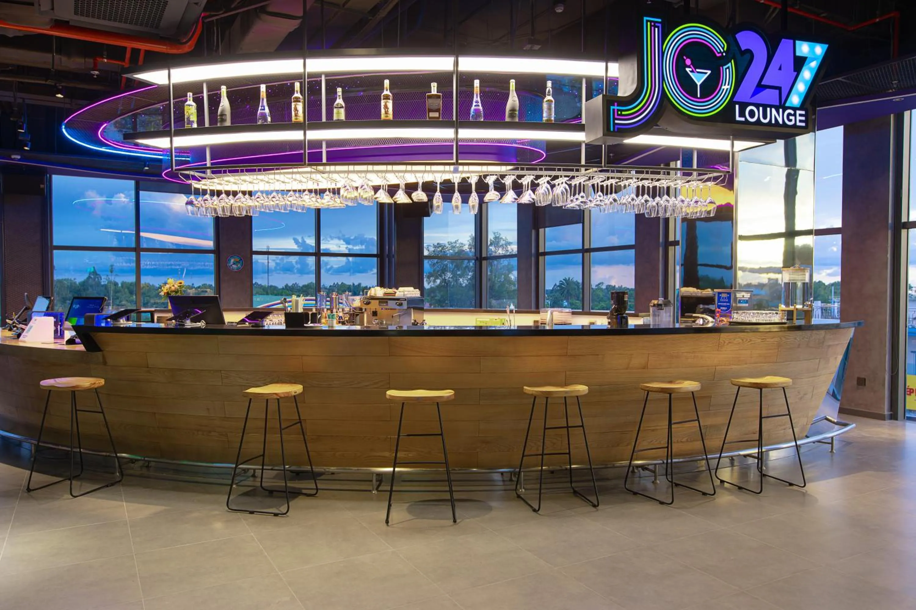 Lounge or bar in SOJO Hotel Hau Giang