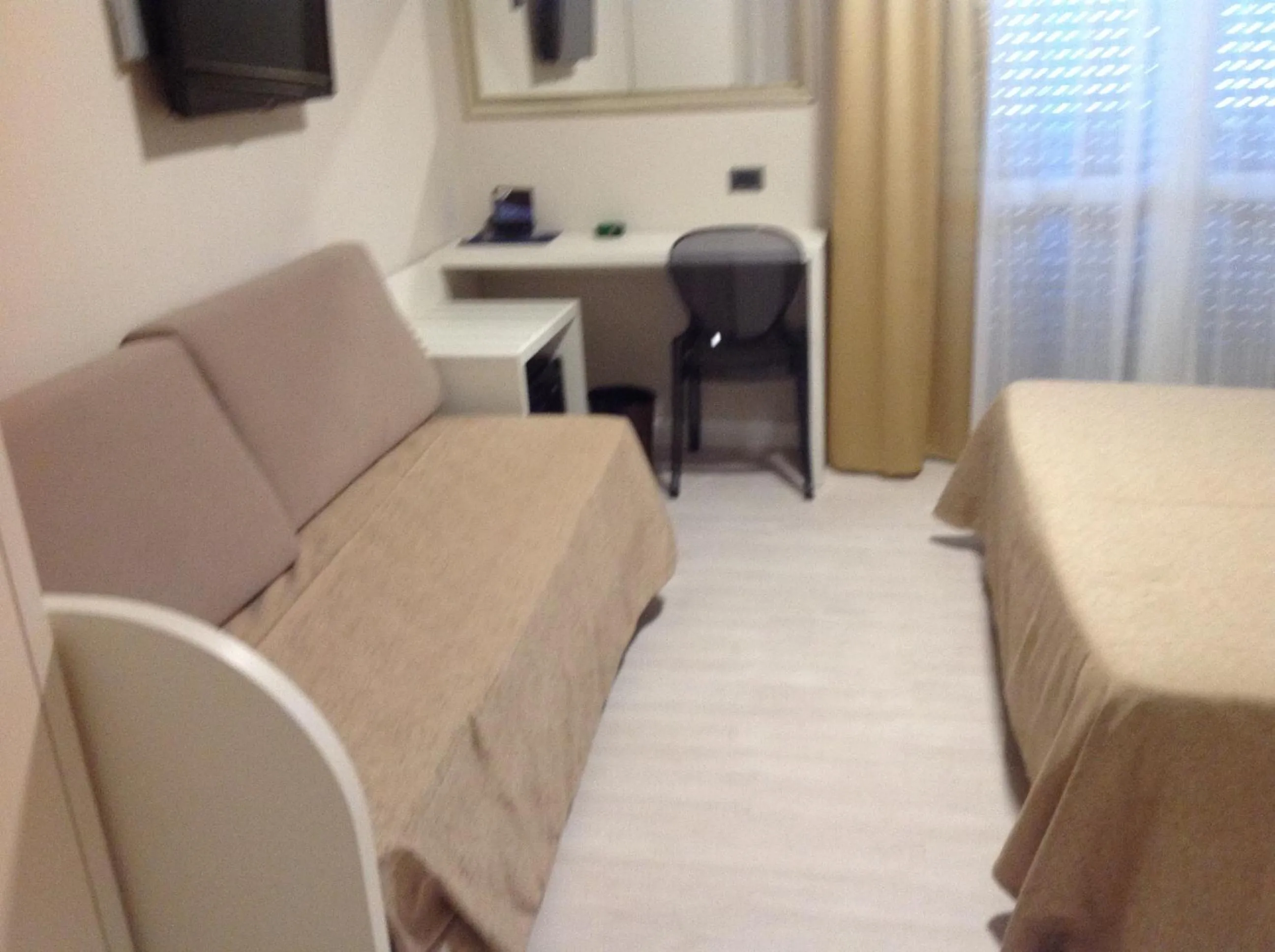 Seating area, Bed in Hotel Eur