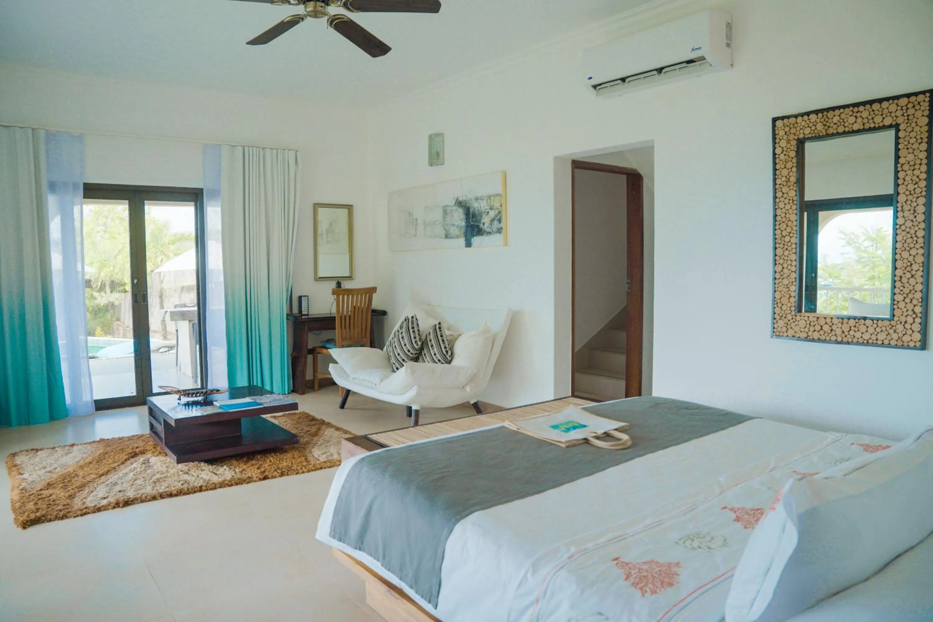 Bed in Hotel Le Duc de Praslin