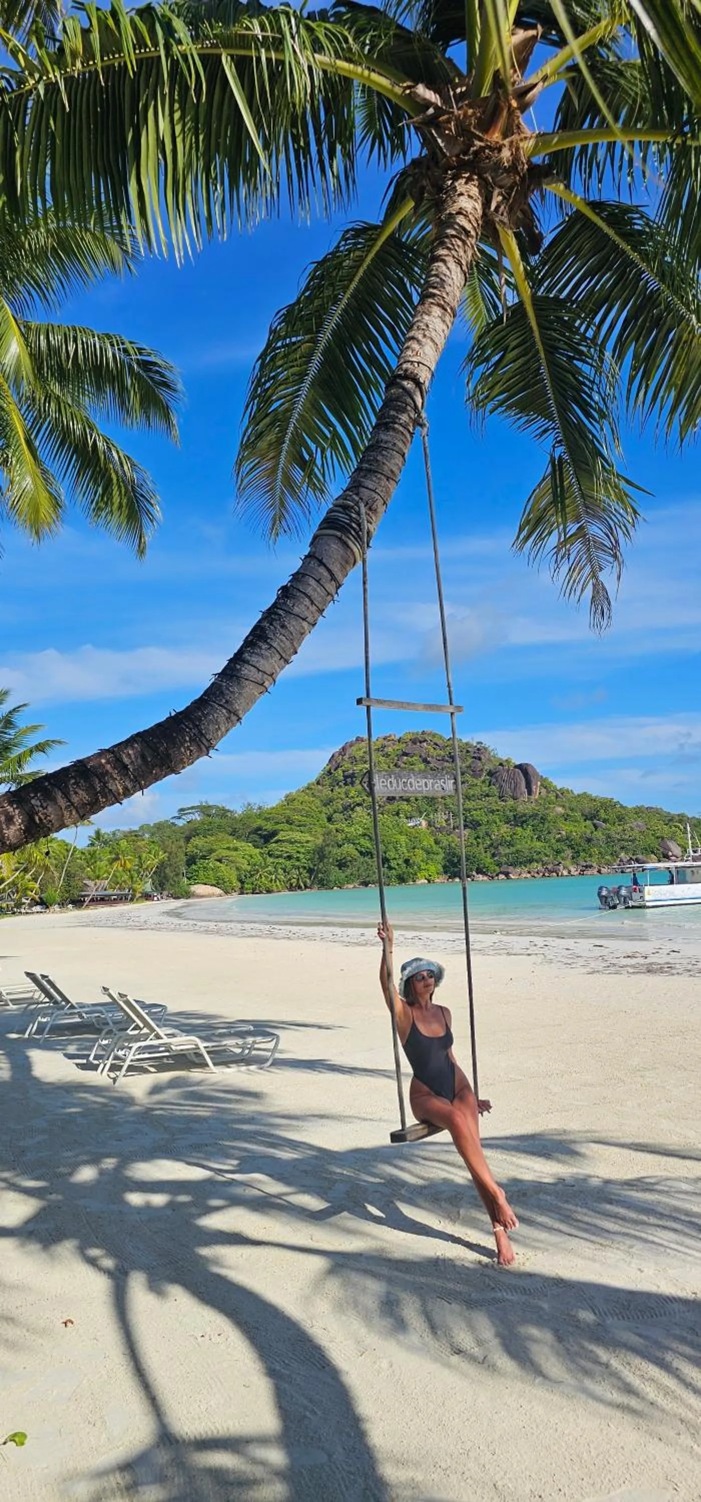 Property building in Hotel Le Duc de Praslin