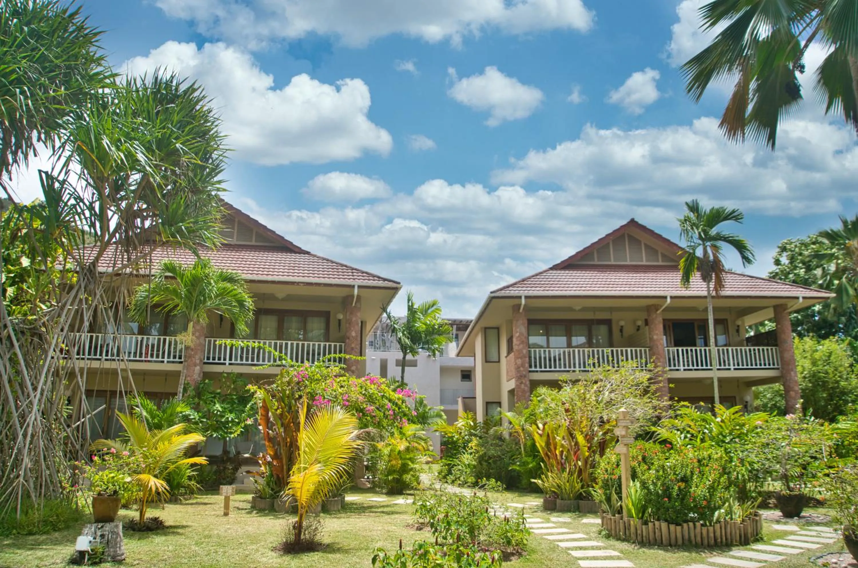 Property building in Hotel Le Duc de Praslin