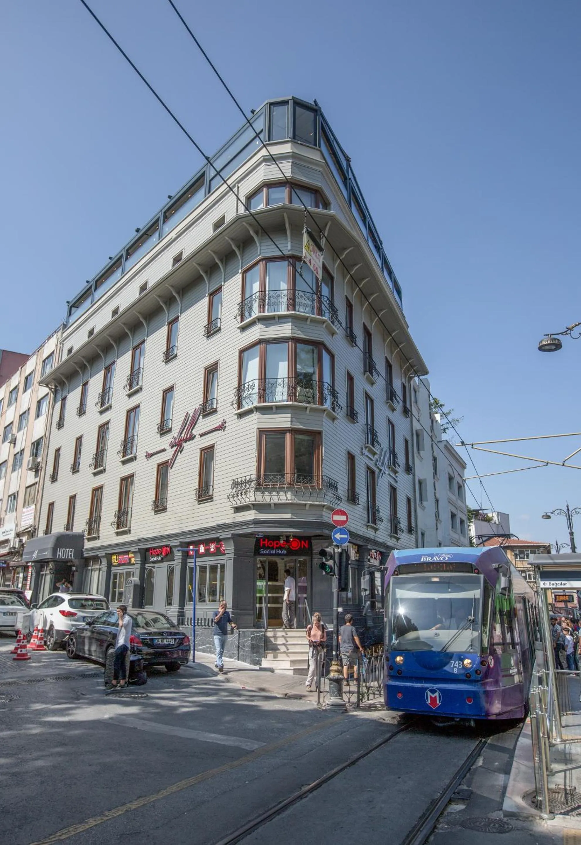 Facade/entrance in Idylle Hotel