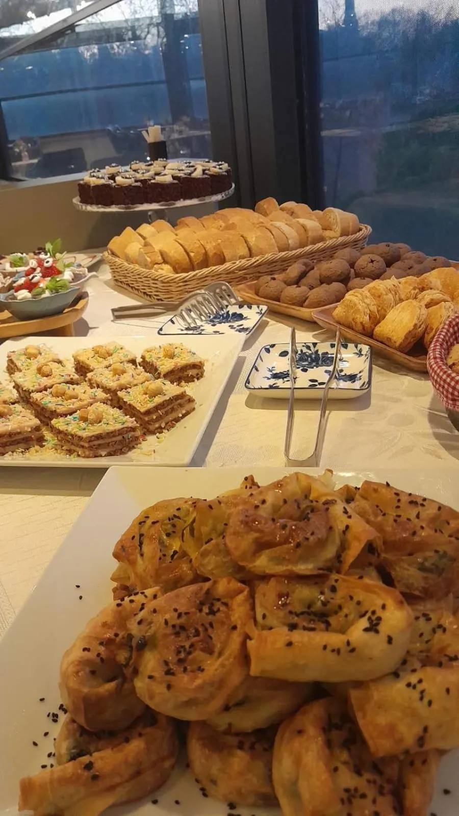 Buffet breakfast in Idylle Hotel