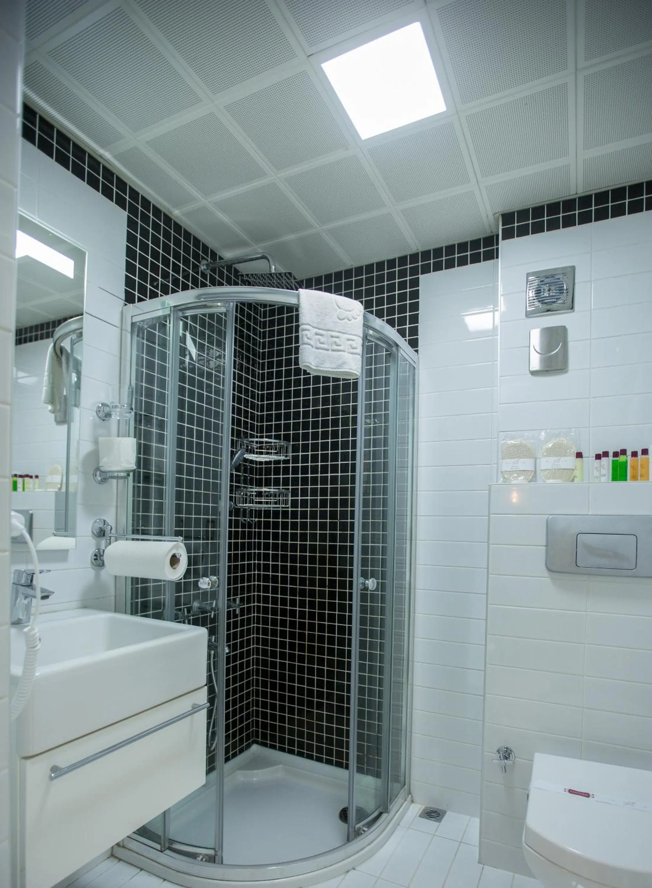 Shower in Idylle Hotel