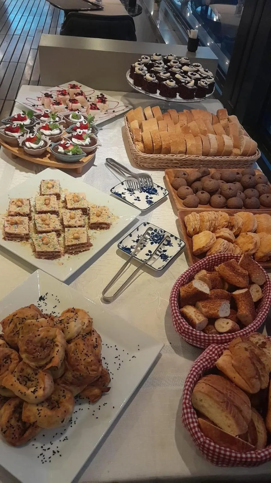 Buffet breakfast in Idylle Hotel