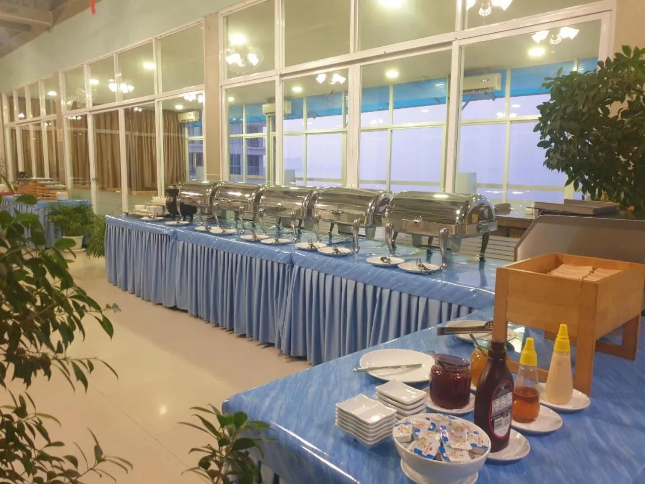 Breakfast in Aristocrat Residence & Hotel