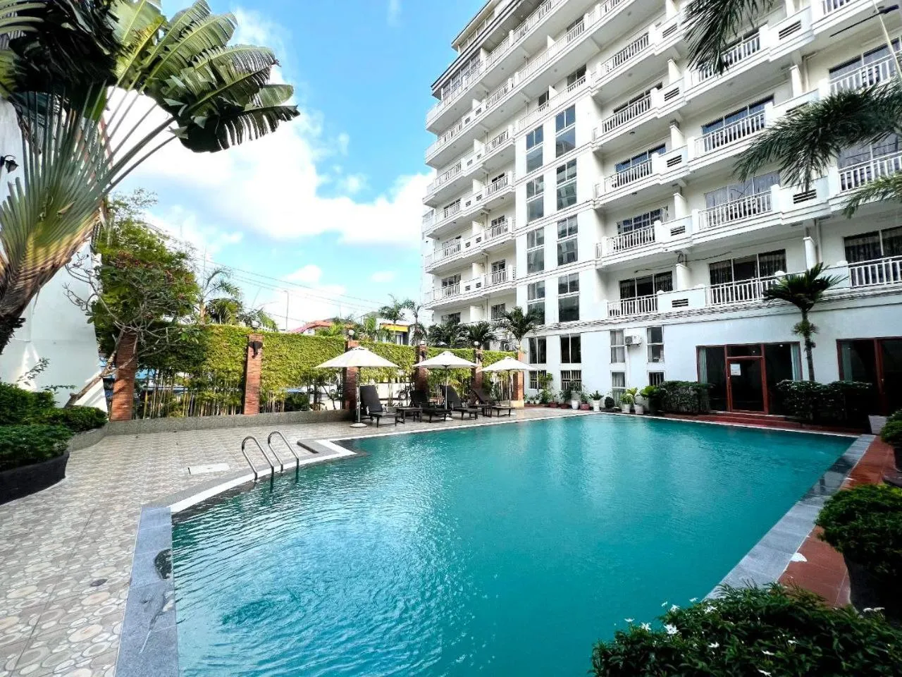 Property building in Aristocrat Residence & Hotel