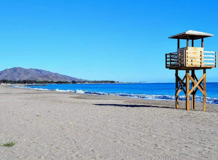 Ático de lujo en primera línea 2 balcones con vistas al mar, Vera Playa