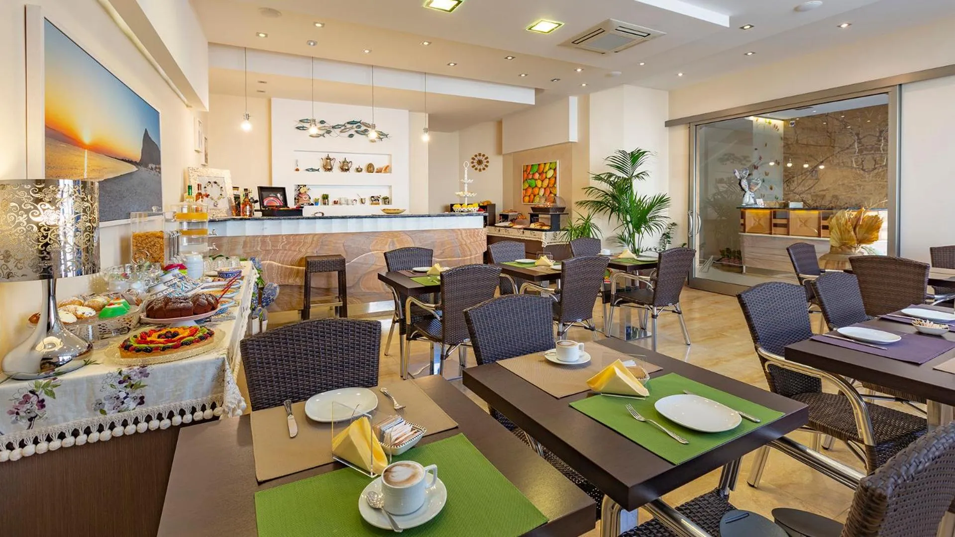 Food and drinks in Hotel Piccolo Mondo