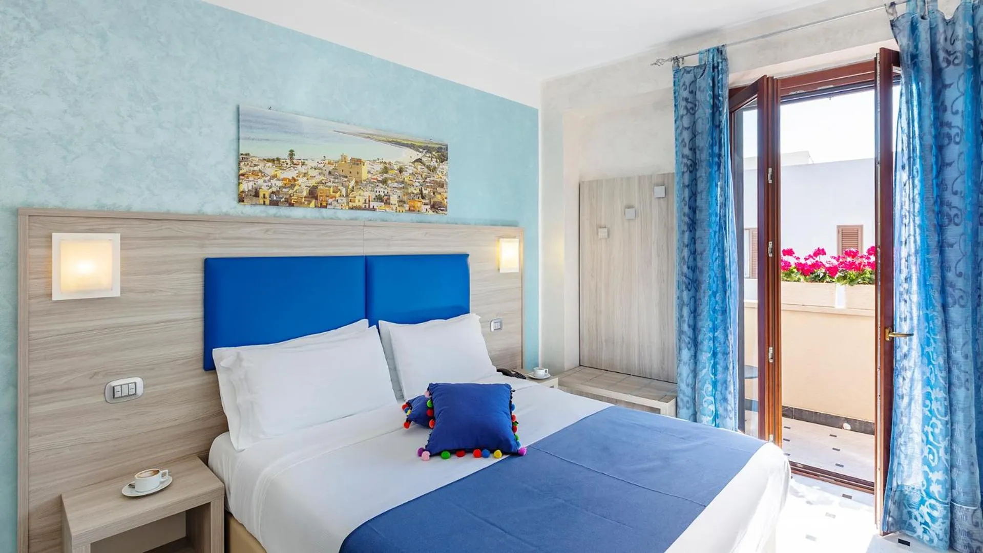 Bed in Hotel Piccolo Mondo