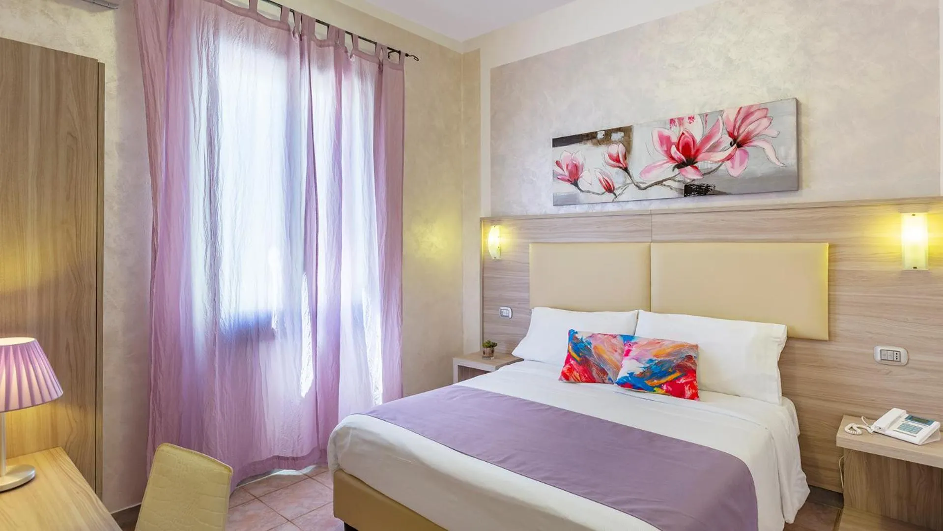 TV and multimedia, Bed in Hotel Piccolo Mondo