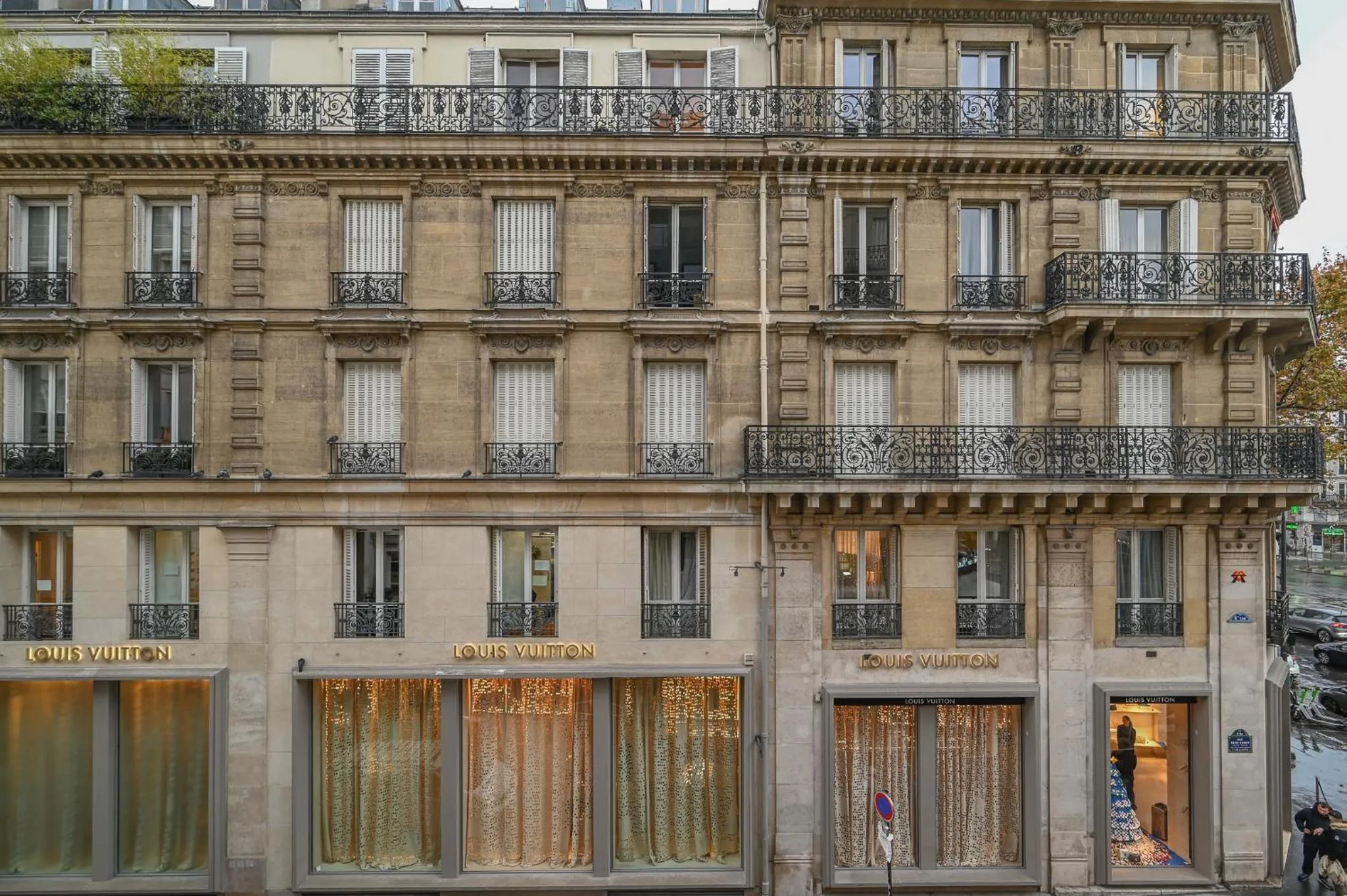 The place to be in Saint Germain des Près - Montana 2