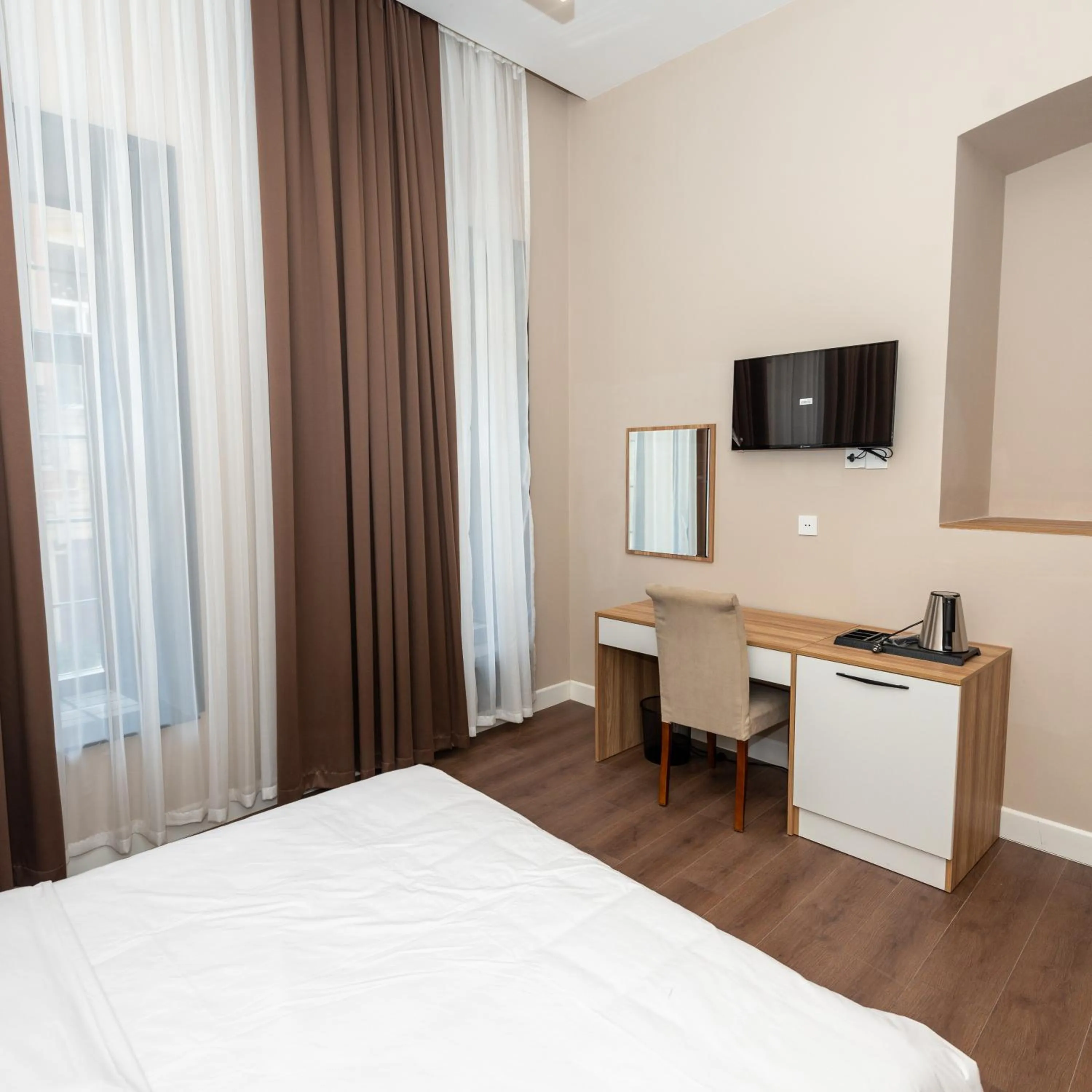 Bedroom, Bed in OLF Hotel