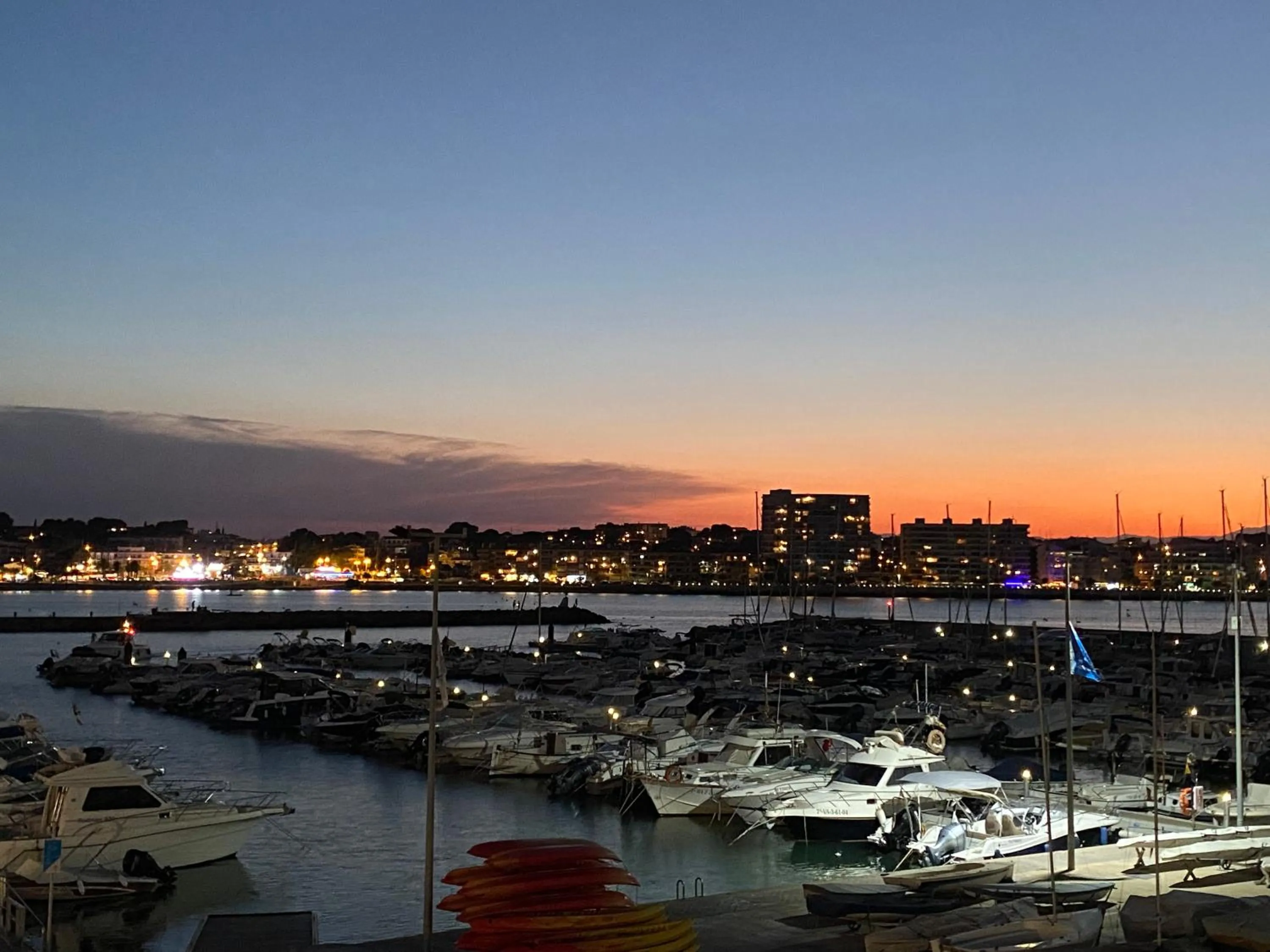 Natural landscape in Precioso apartamento en primera línea de mar