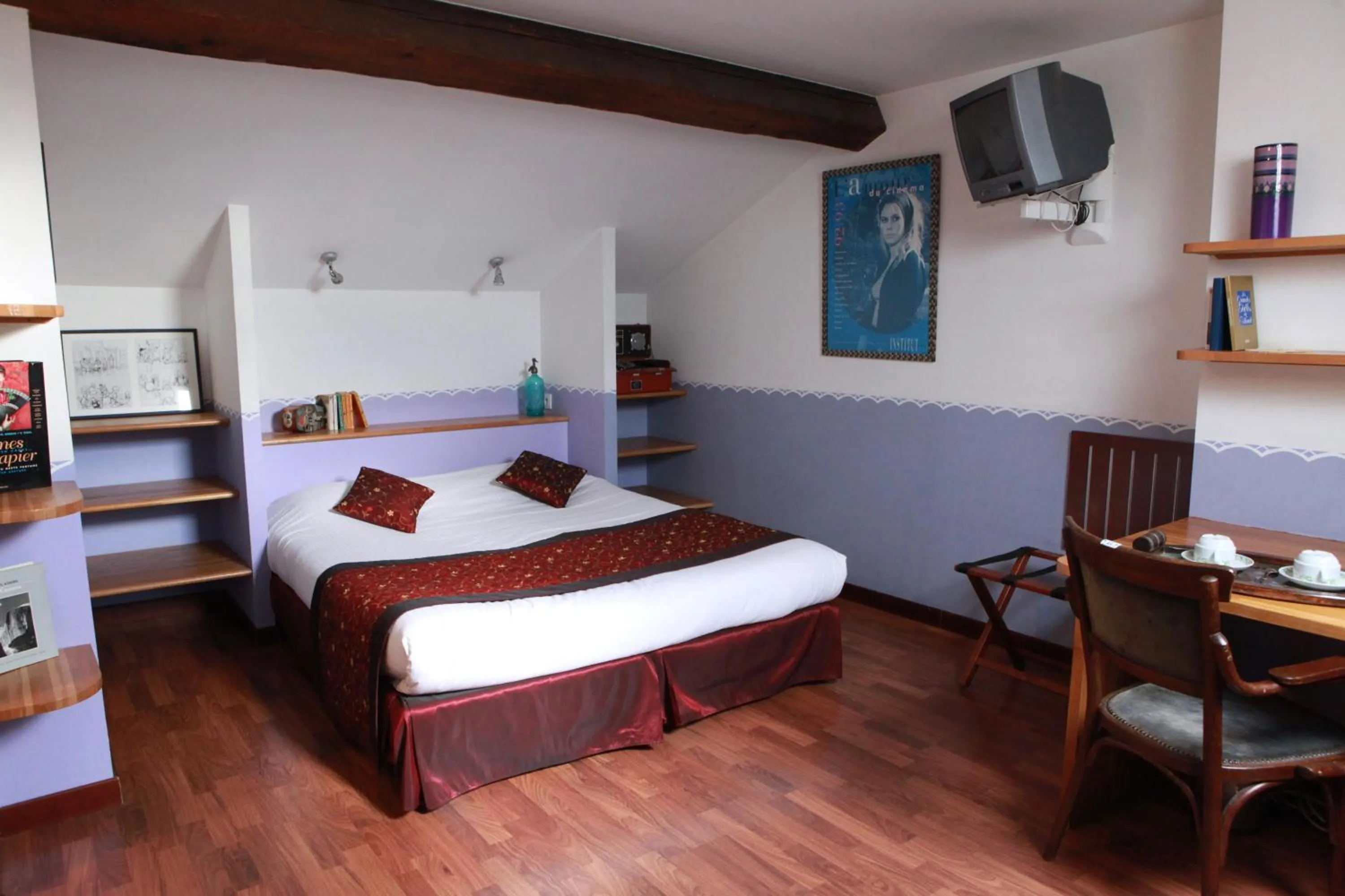 Bed in Hotel des Celestins