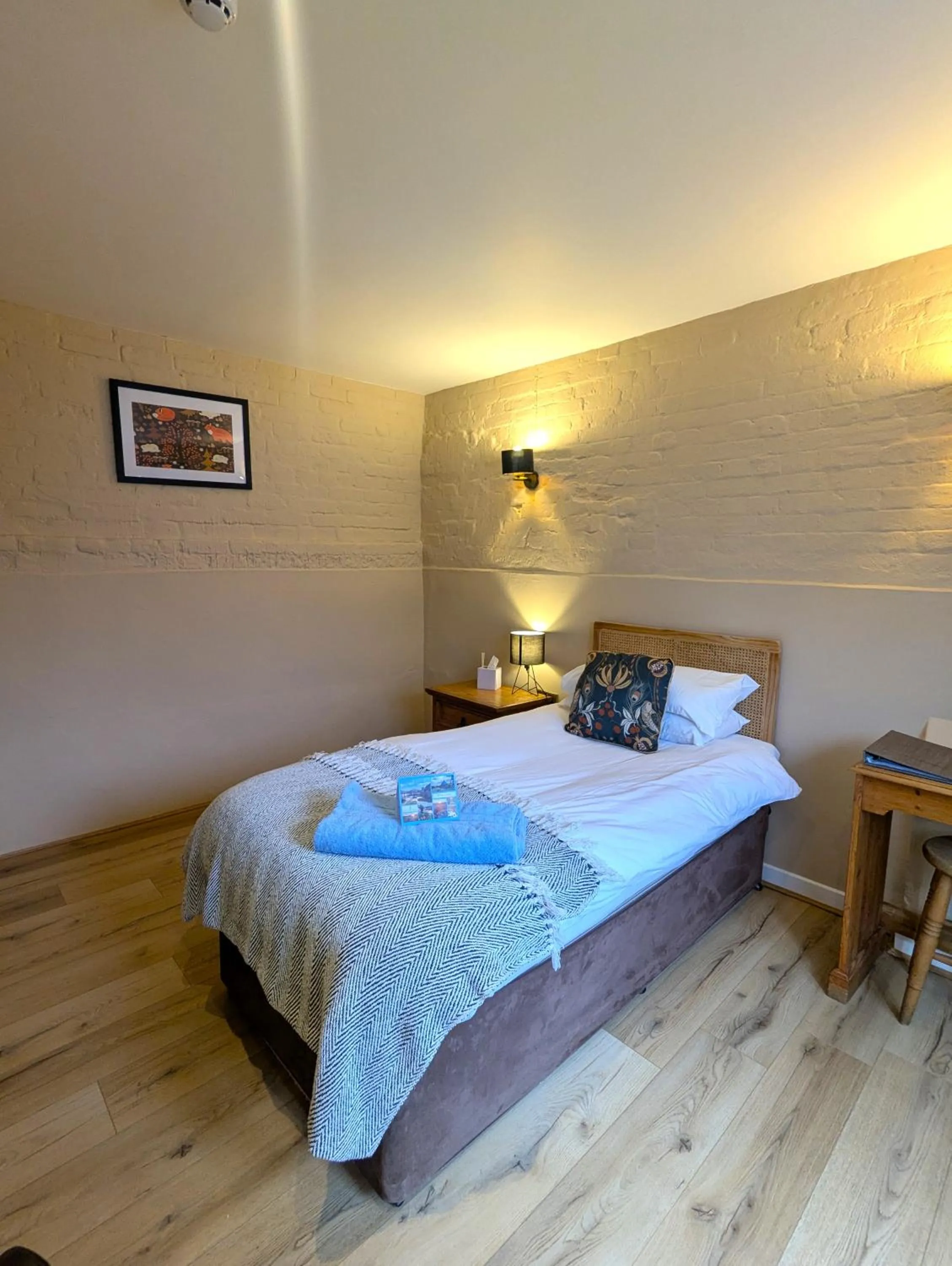 Bed in Kingfisher Barn