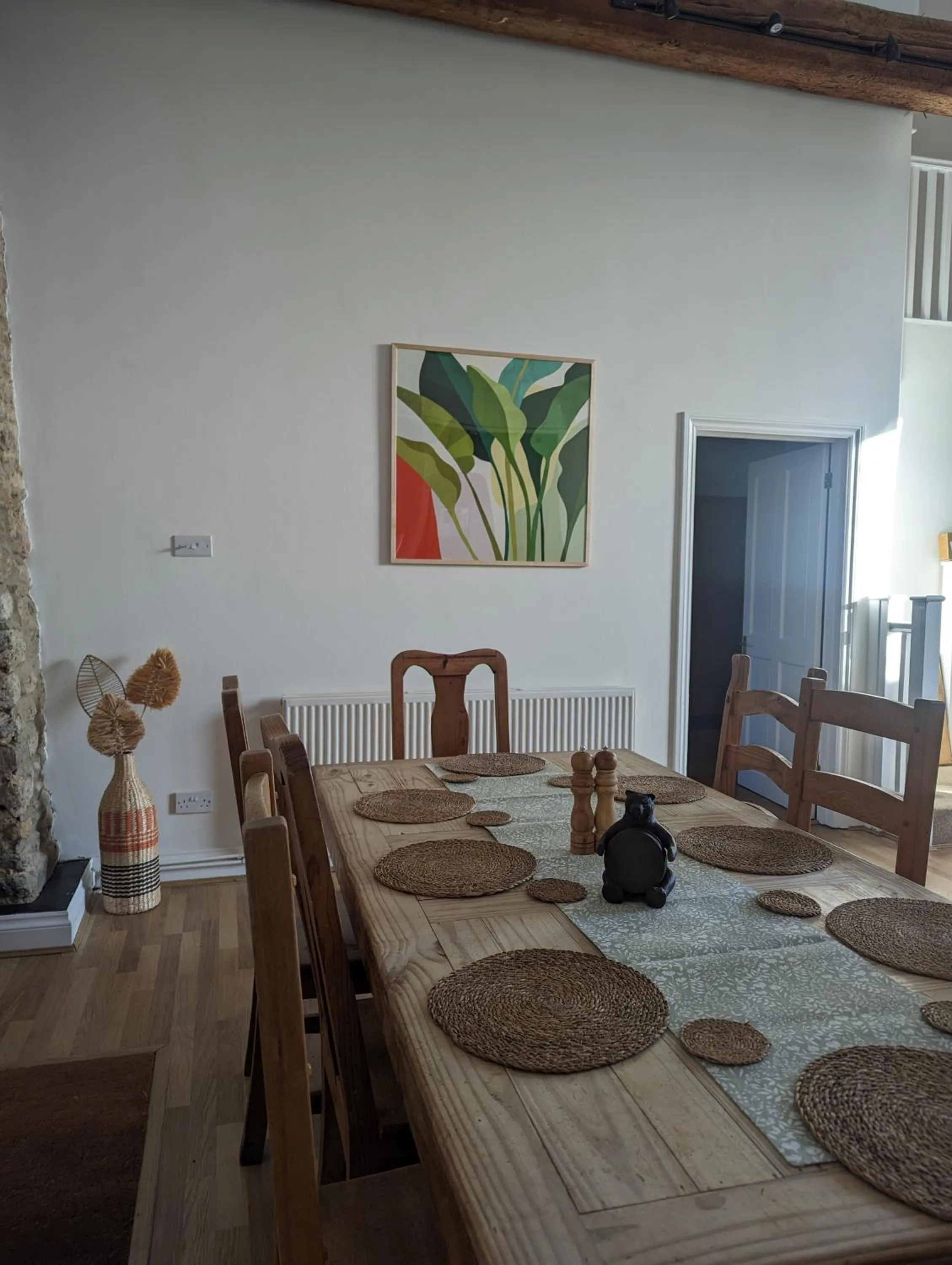Dining area in Kingfisher Barn