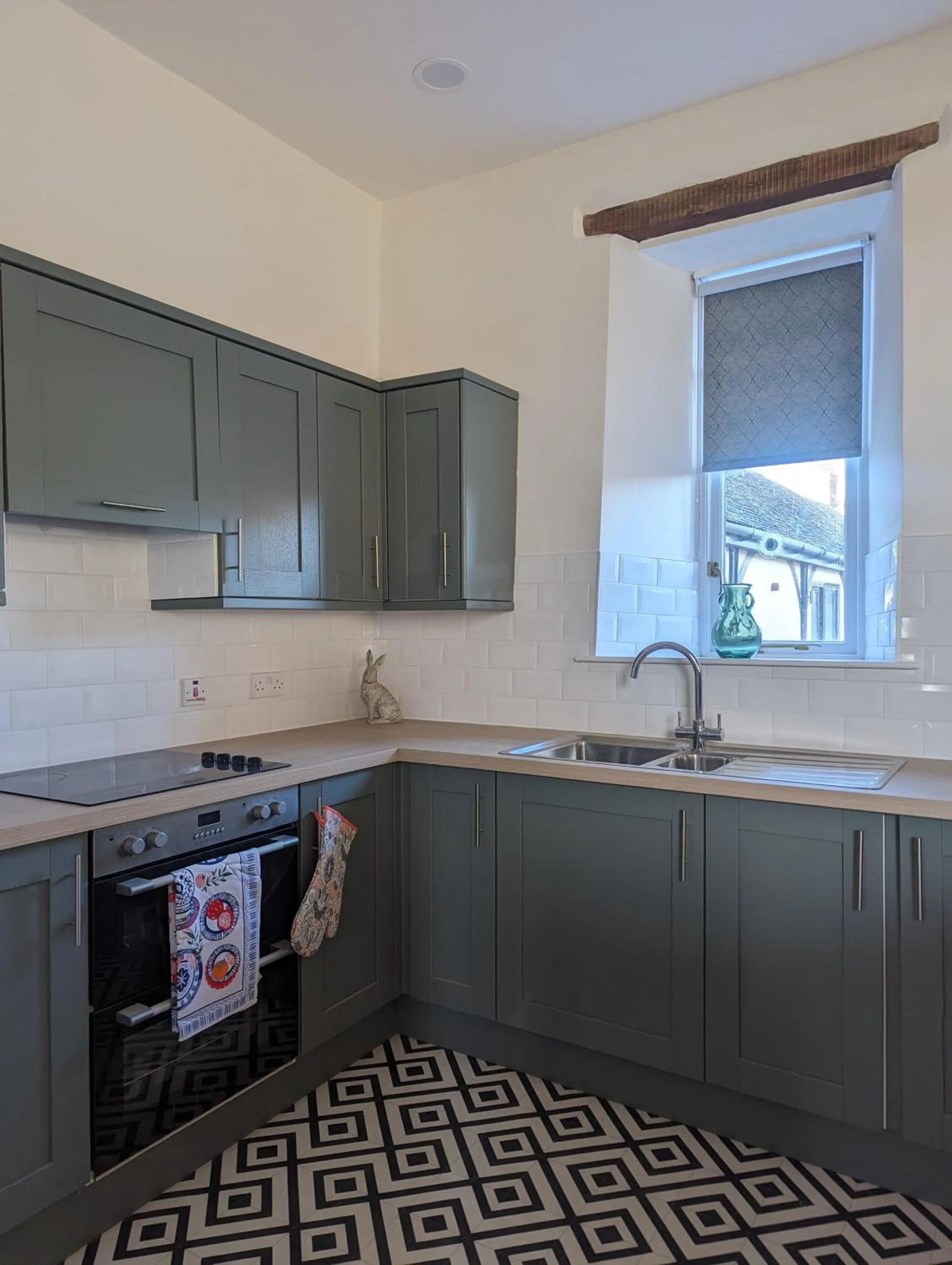 Kitchen or kitchenette in Kingfisher Barn