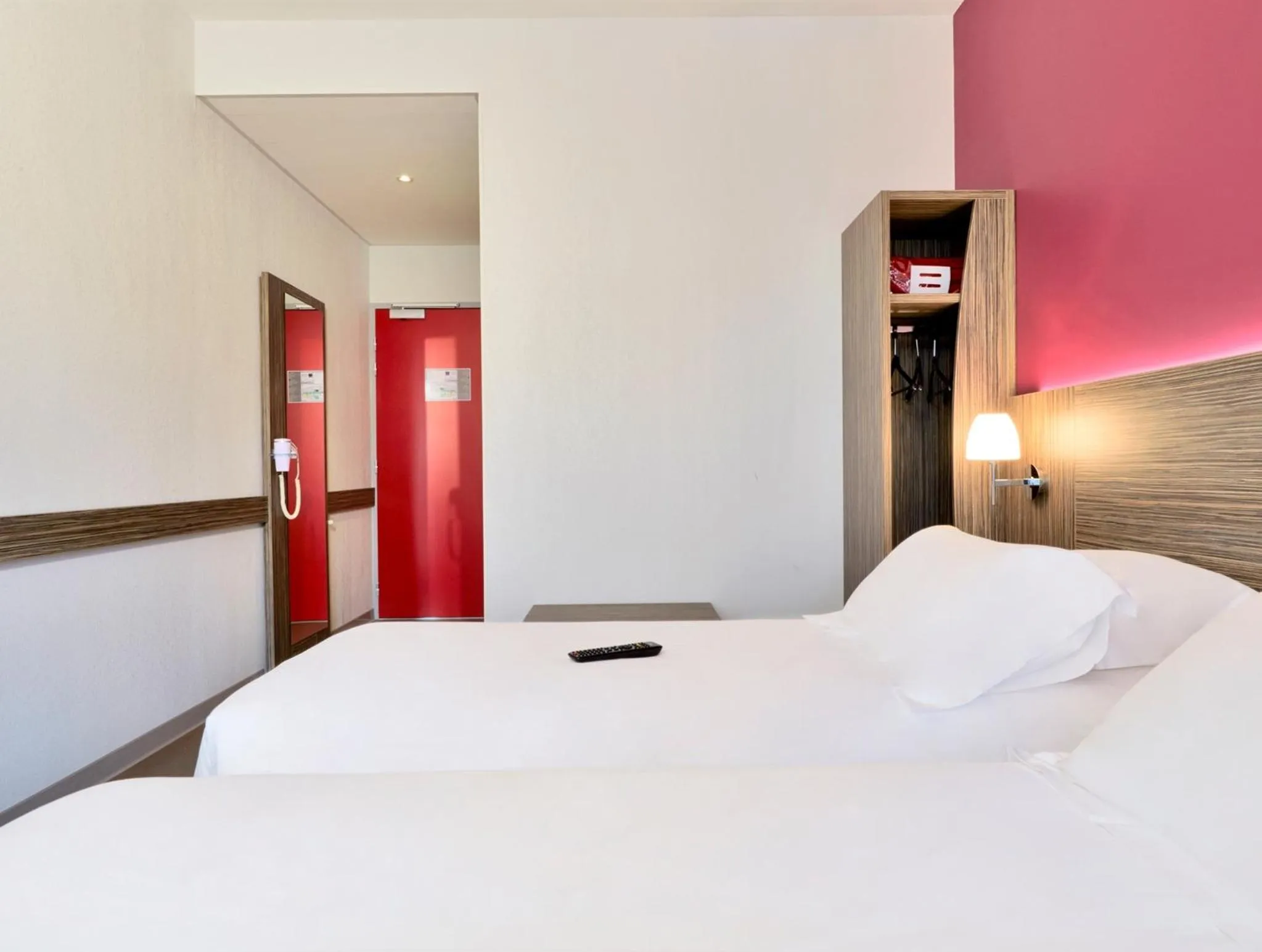 Bedroom, Bed in Kyriad Saint Chély d'Apcher - Aire de la Lozère