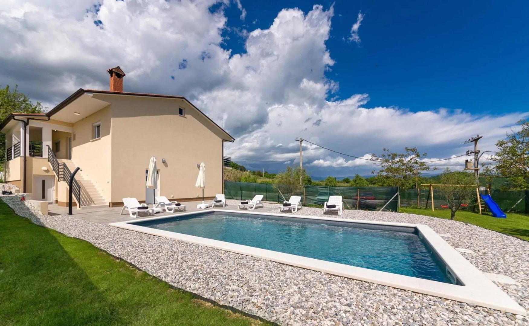 Swimming pool in Villa Butoniga Nature