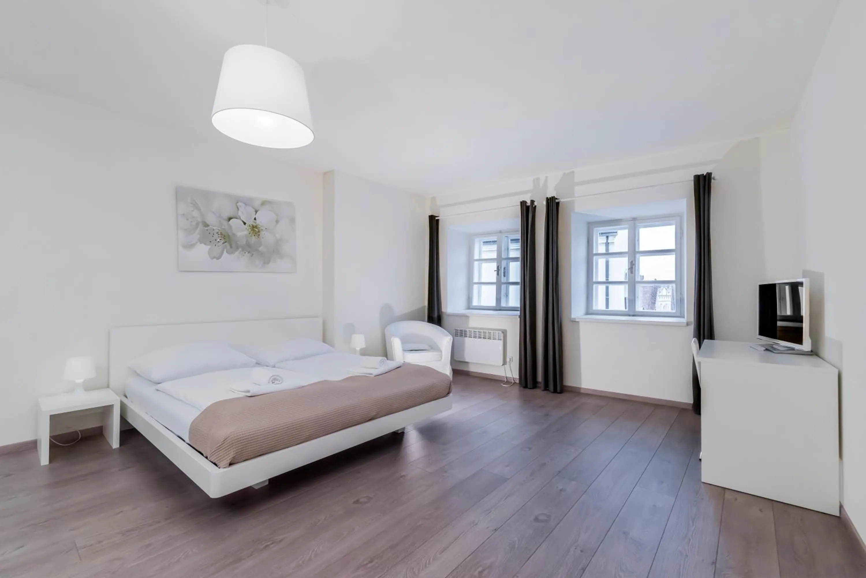 TV and multimedia, Bed in TGM Hotel Residence