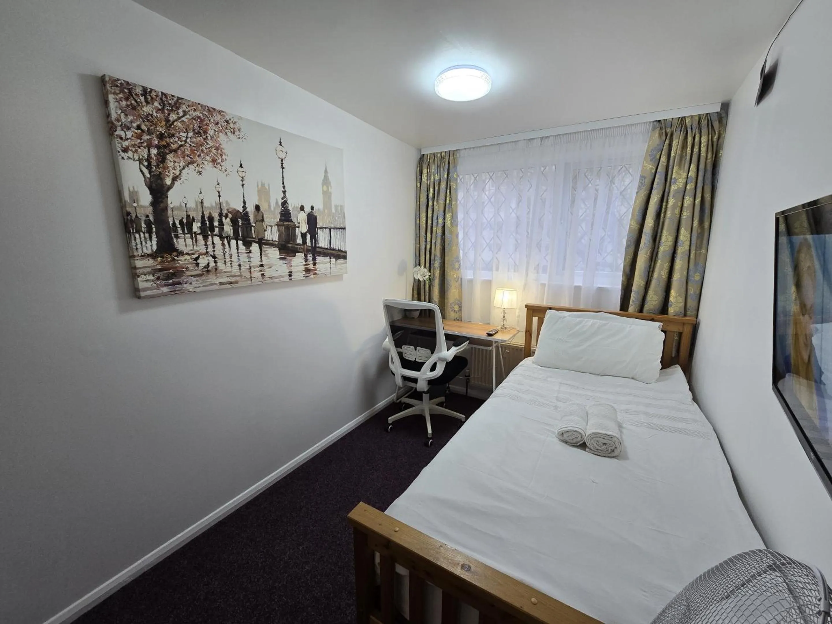 Bedroom, Bed in London Marylebone Grendon rooms