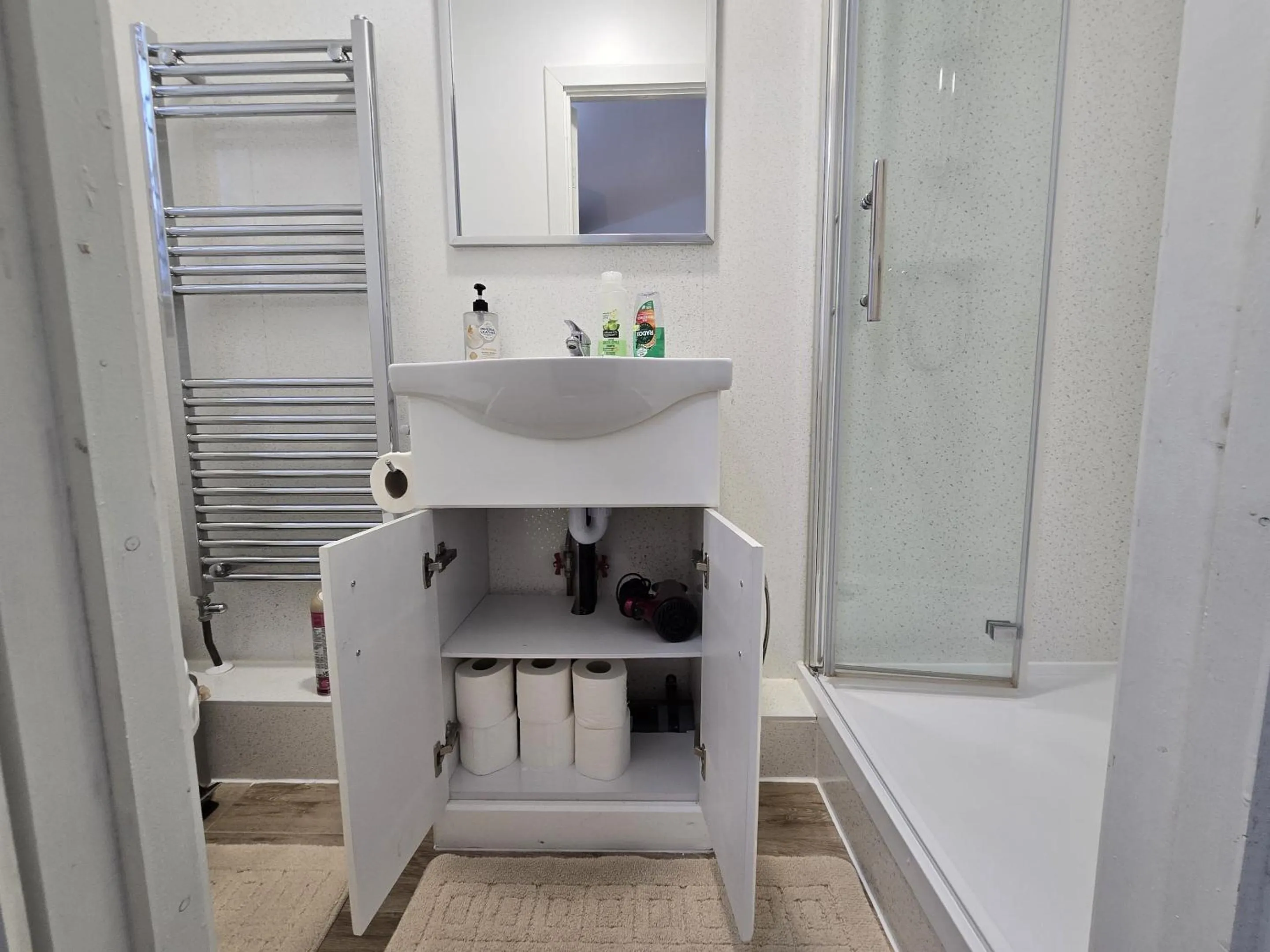 Bathroom in London Marylebone Grendon rooms