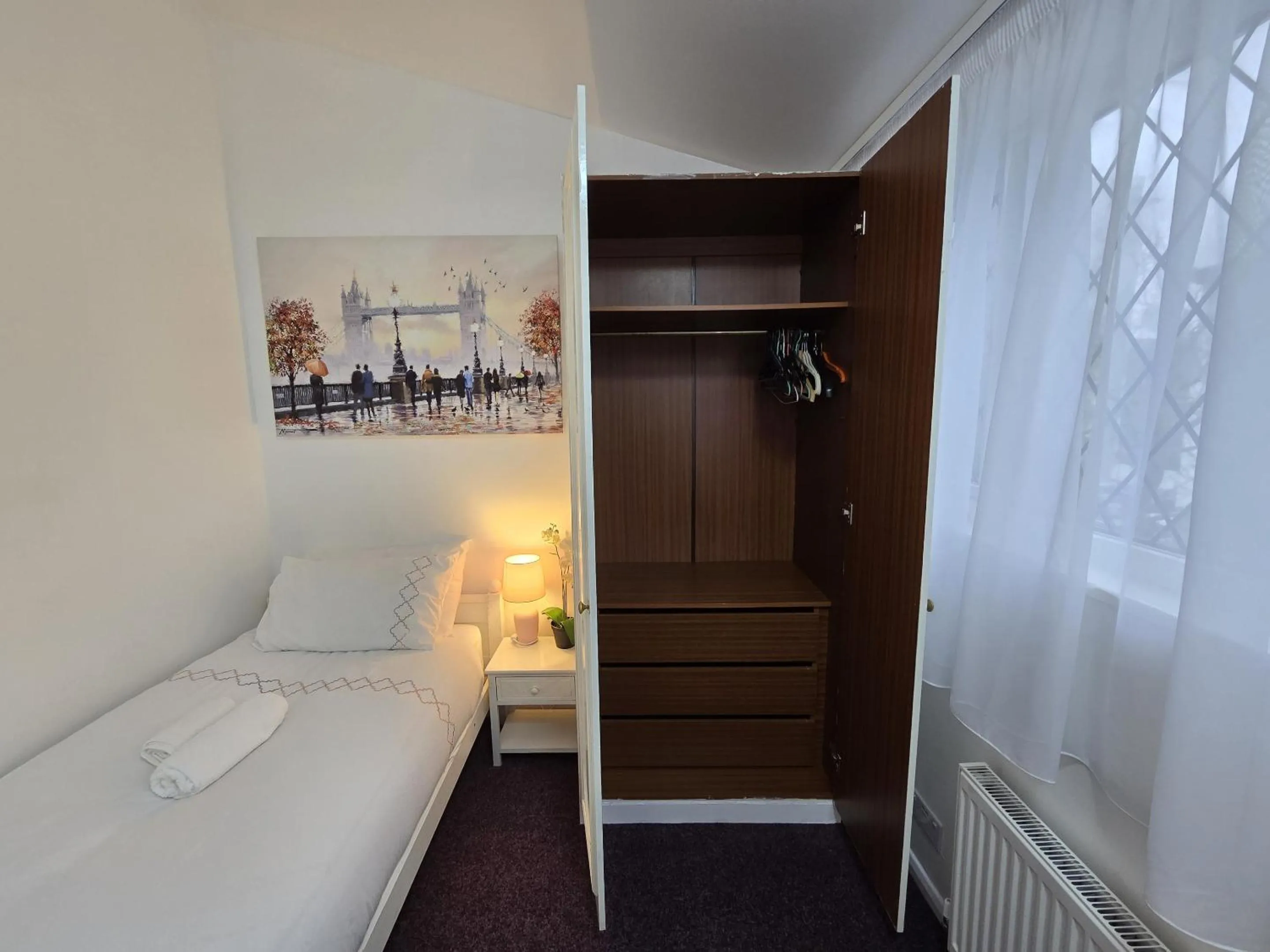 Bedroom, Bed in London Marylebone Grendon rooms