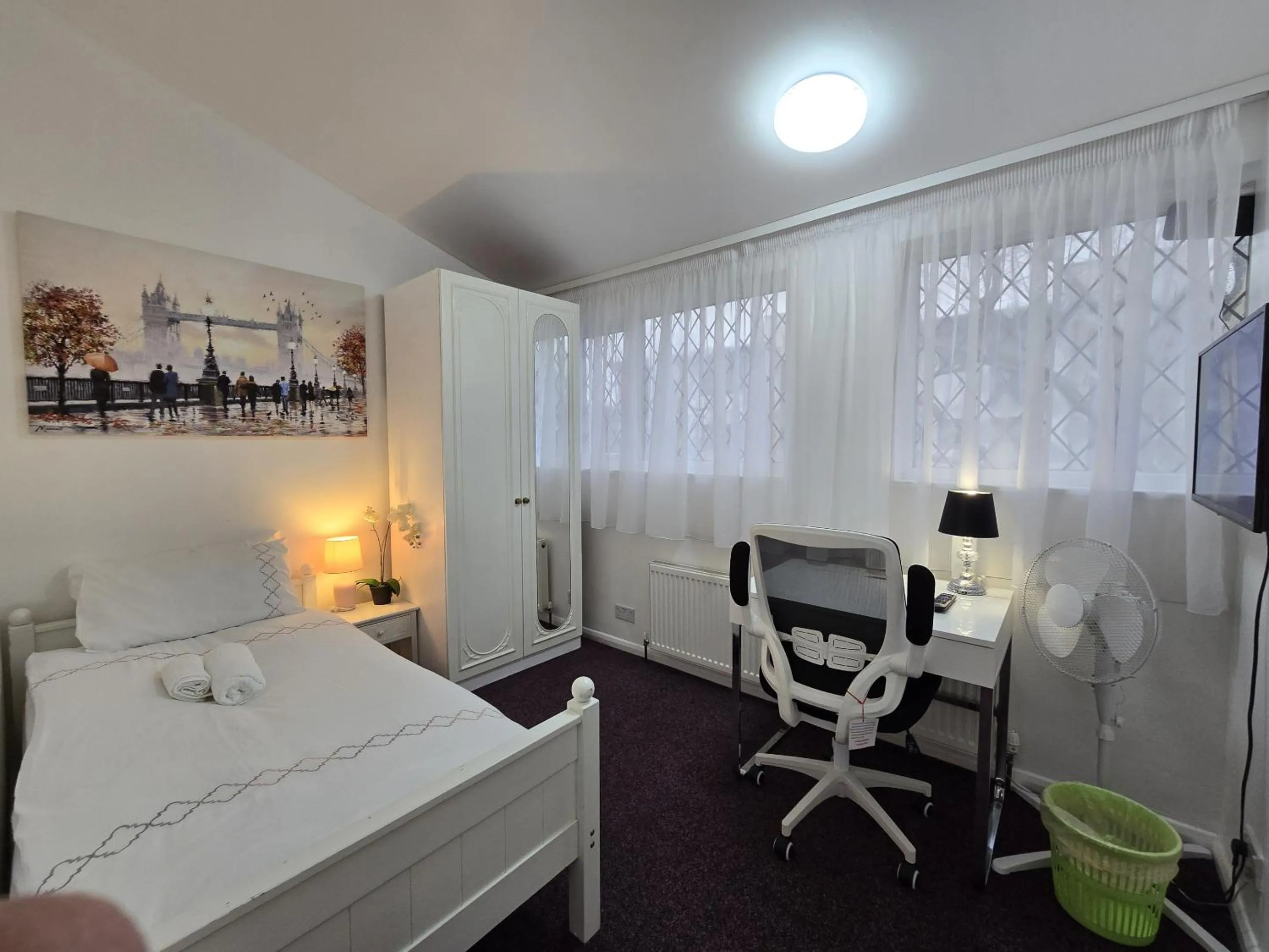 Bedroom, Bed in London Marylebone Grendon rooms