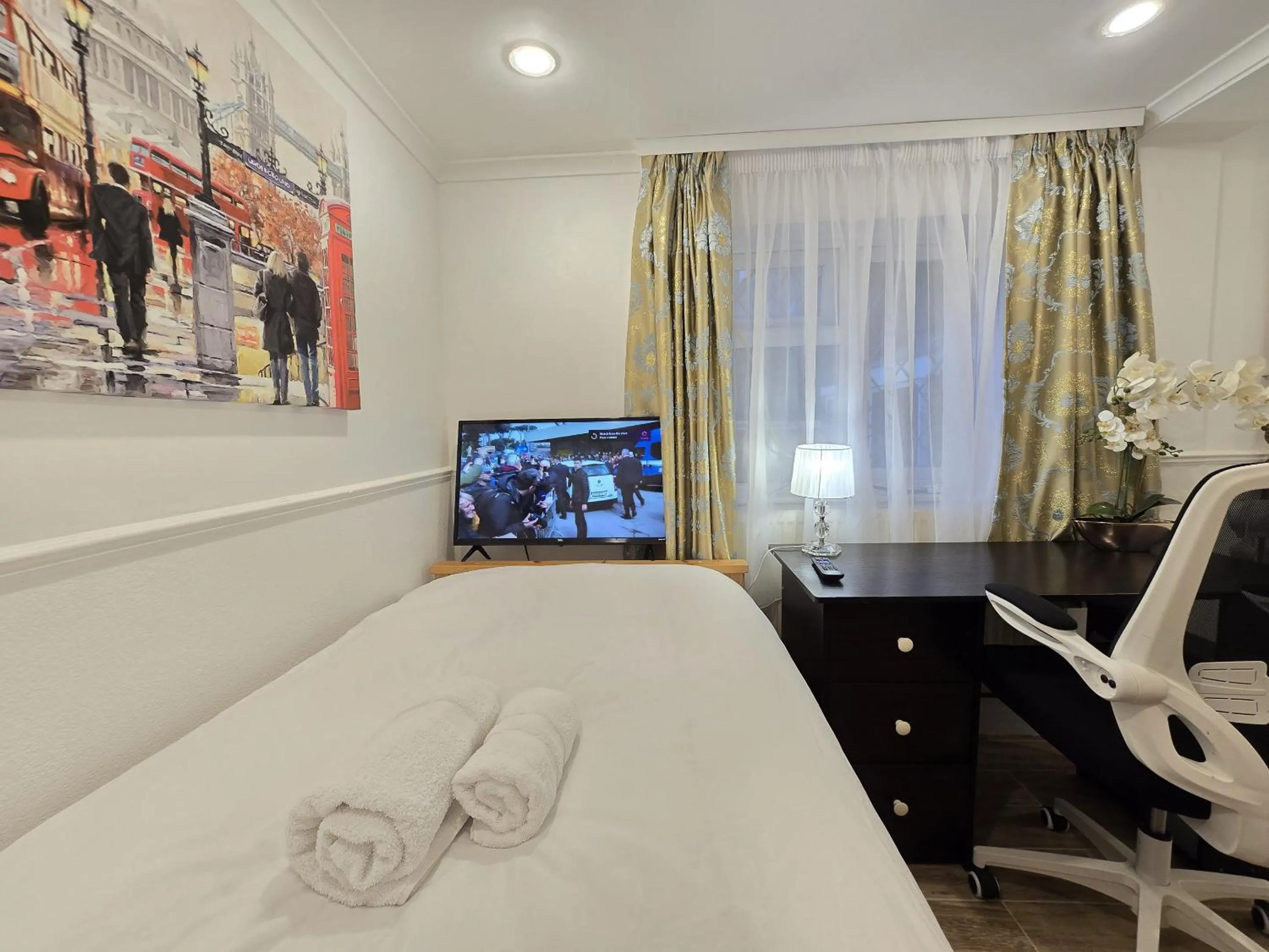 Bedroom, Bed in London Marylebone Grendon rooms