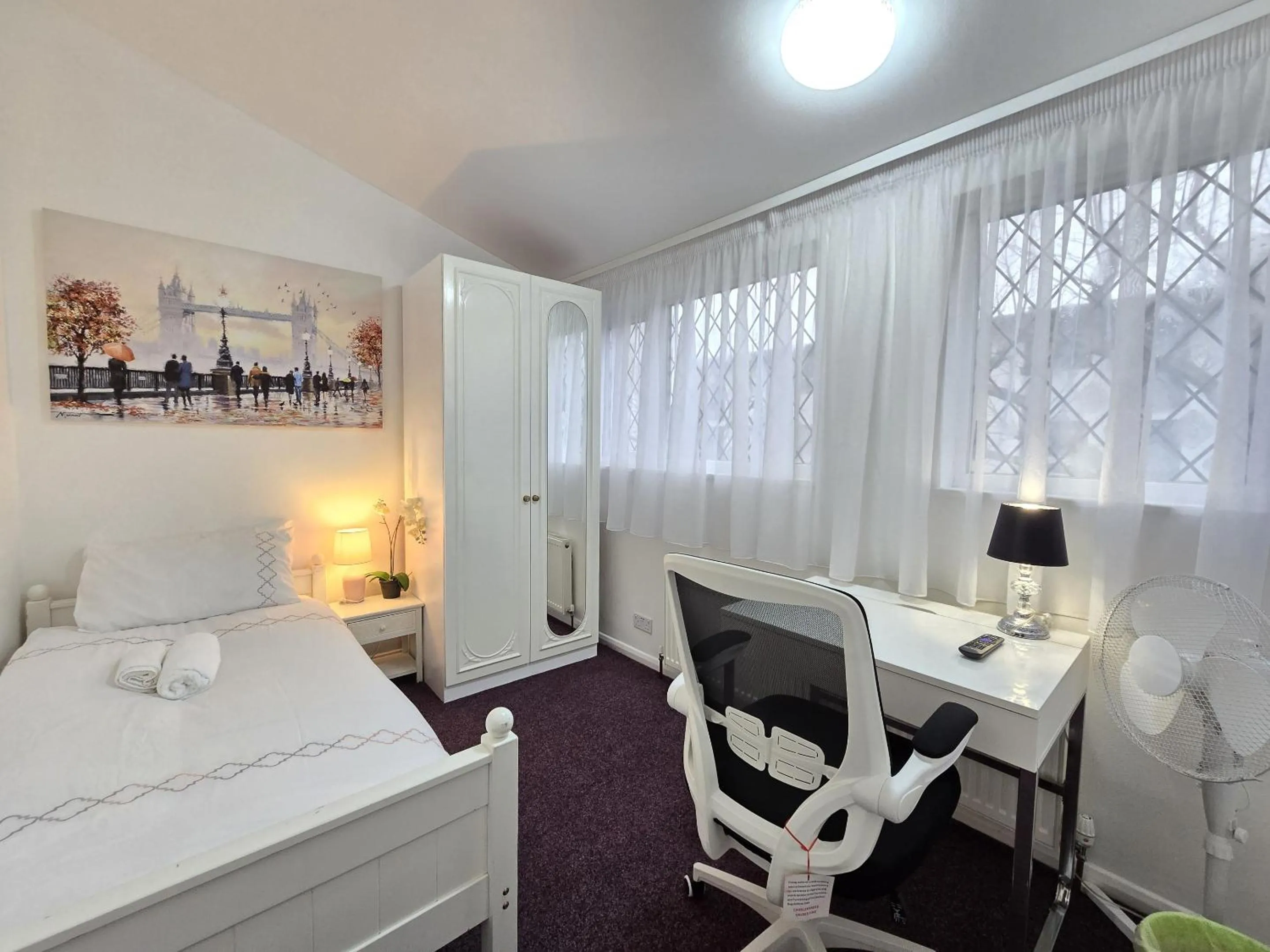 Bedroom, Bed in London Marylebone Grendon rooms