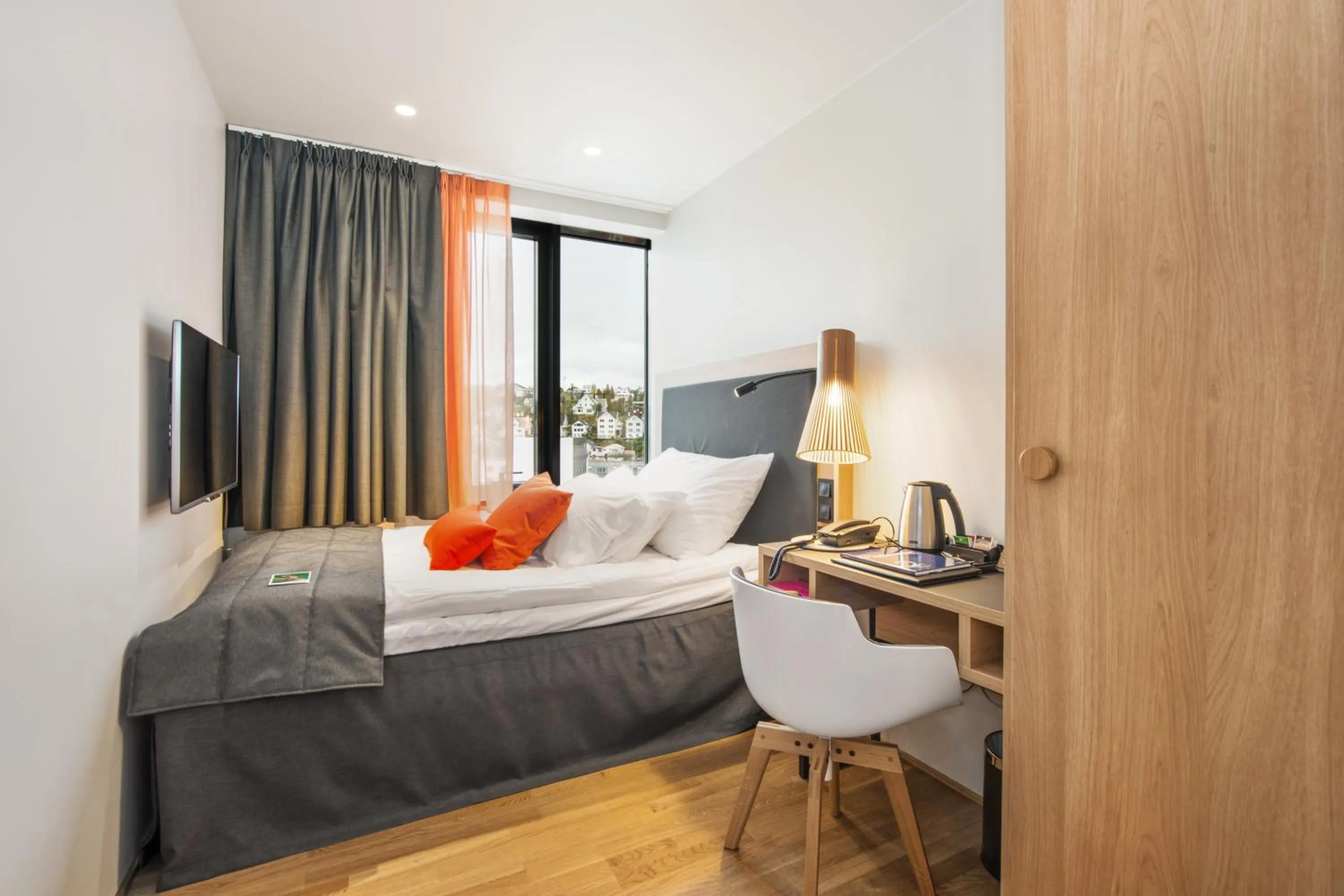 View (from property/room), Bed in Clarion Hotel The Edge