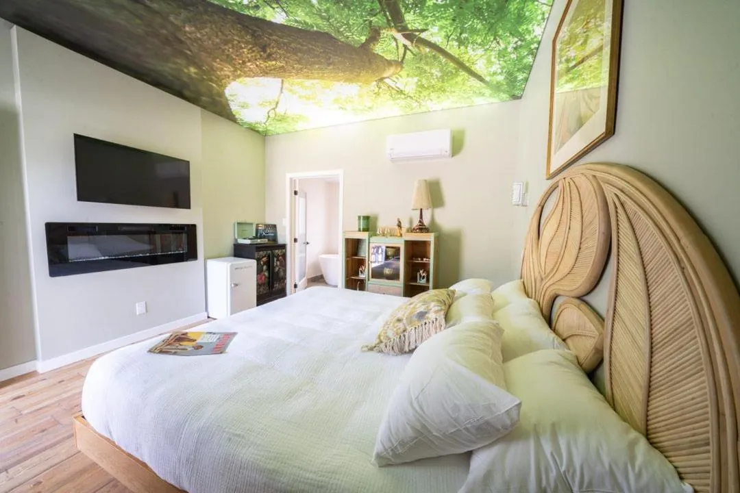 Bed in Motel Chelsea