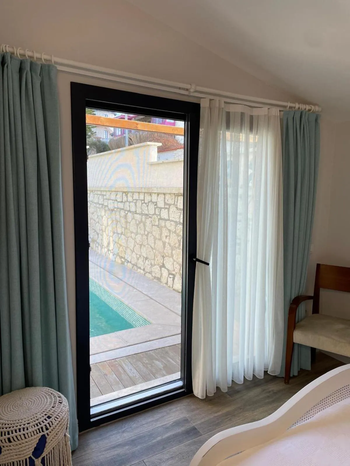 Photo of the whole room, Bed in Chloe hotel Alacati