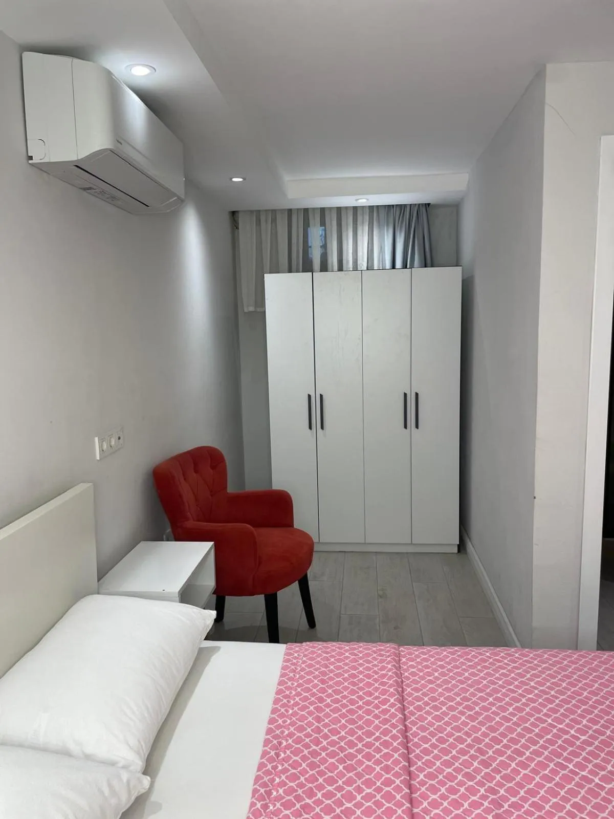 Photo of the whole room, Bed in Chloe hotel Alacati